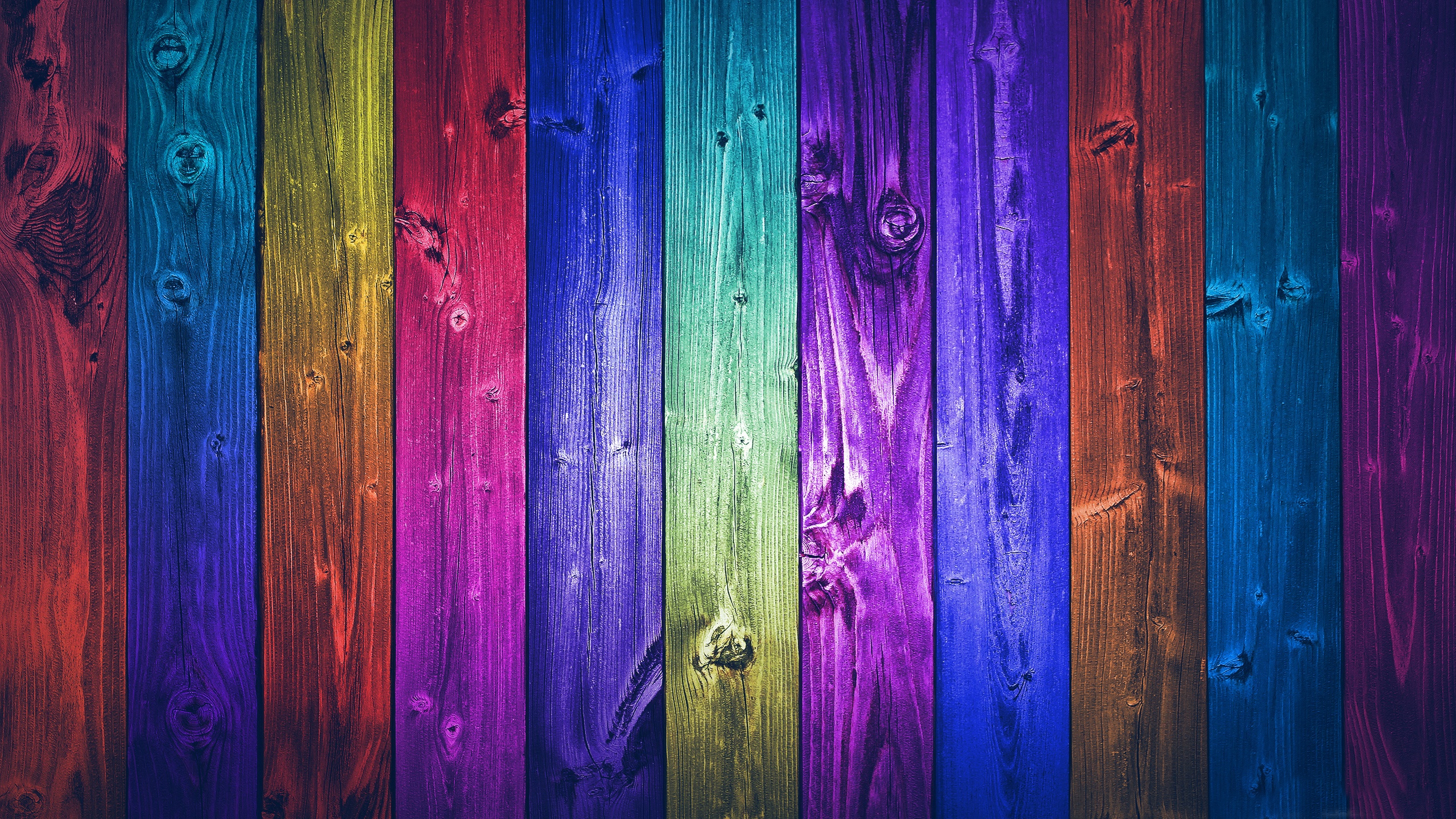 2550 x 1440 wallpaper,blue,purple,wood,green,red