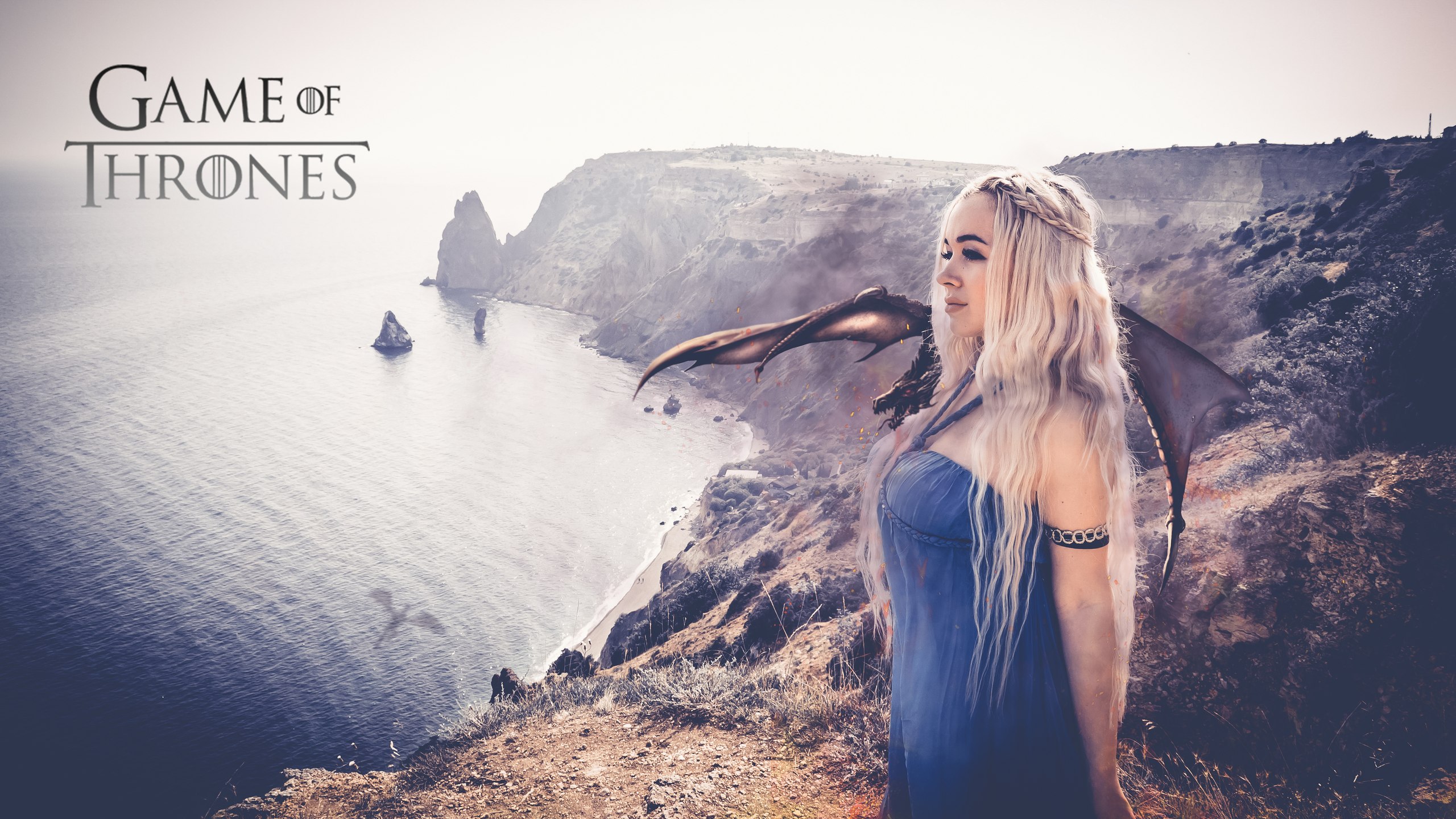 daenerys wallpaper hd,himmel,schönheit,blond,fotografie,schriftart