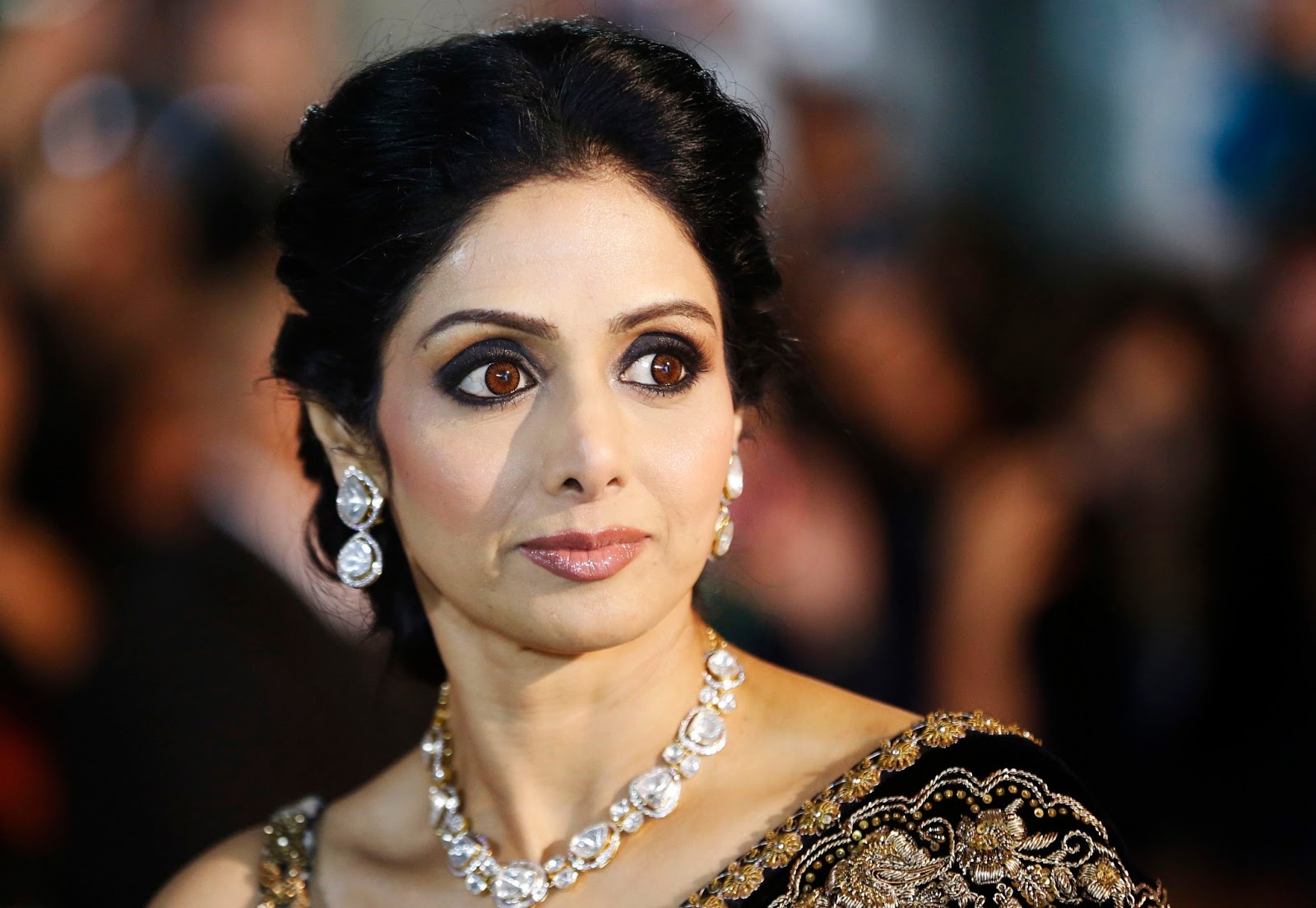 sridevi hdの壁紙,ヘア,眉,美しさ,髪型,リップ