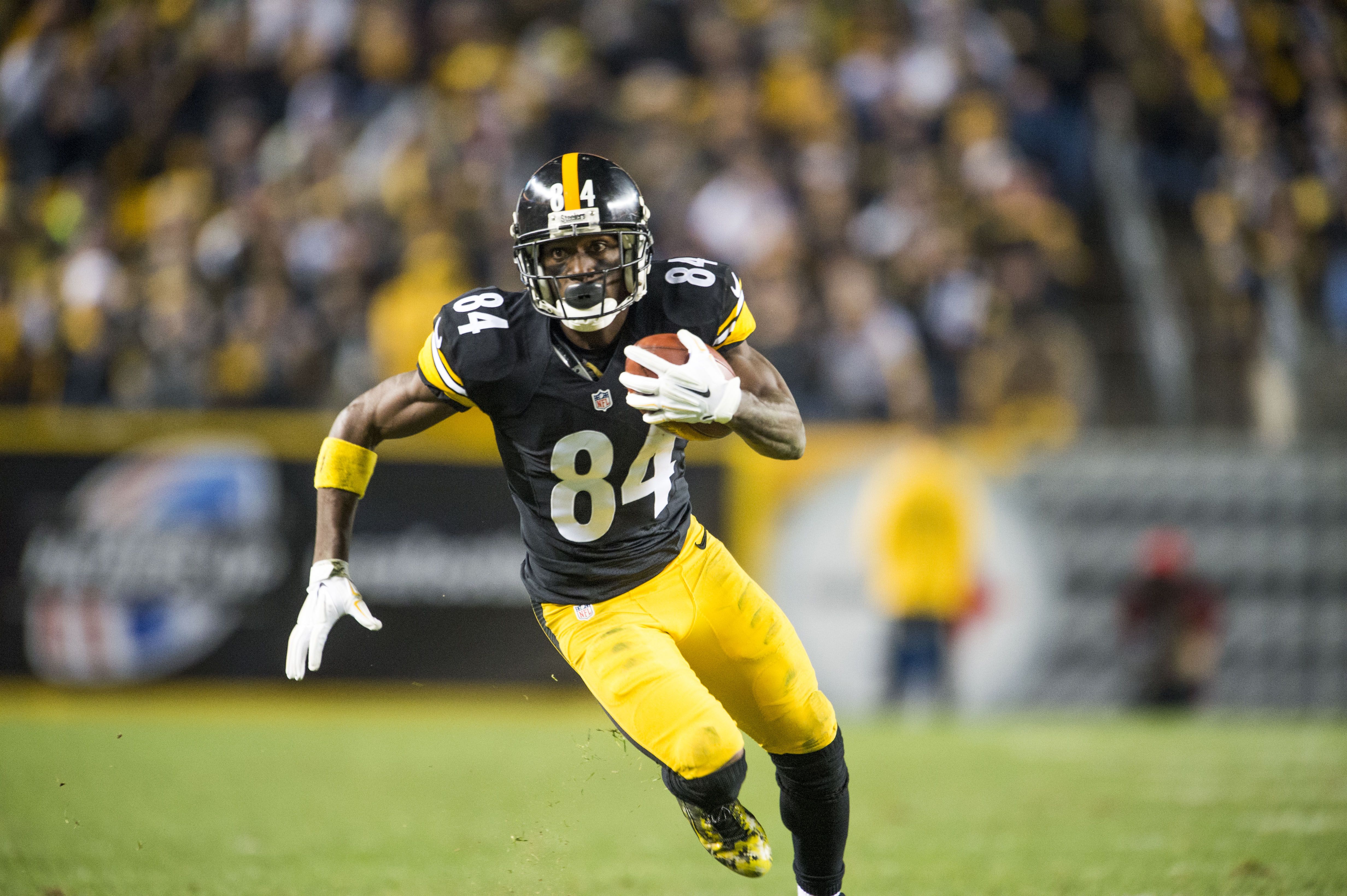 antonio brown wallpaper hd,player,sports,sports gear,helmet,tournament