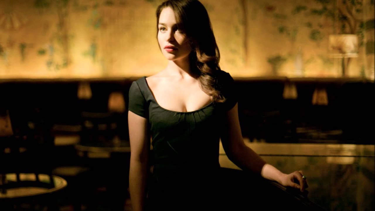 sfondo di emilia clarke game of thrones,bellezza,capelli neri,pianista,spalla,fotografia