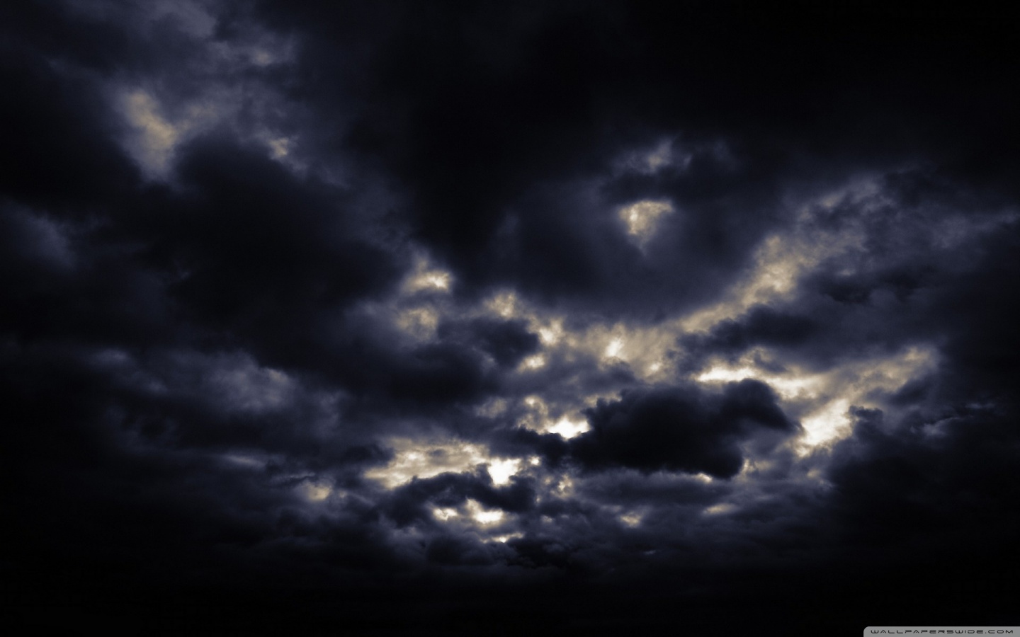 暗い雲の壁紙,空,雲,昼間,青い,黒