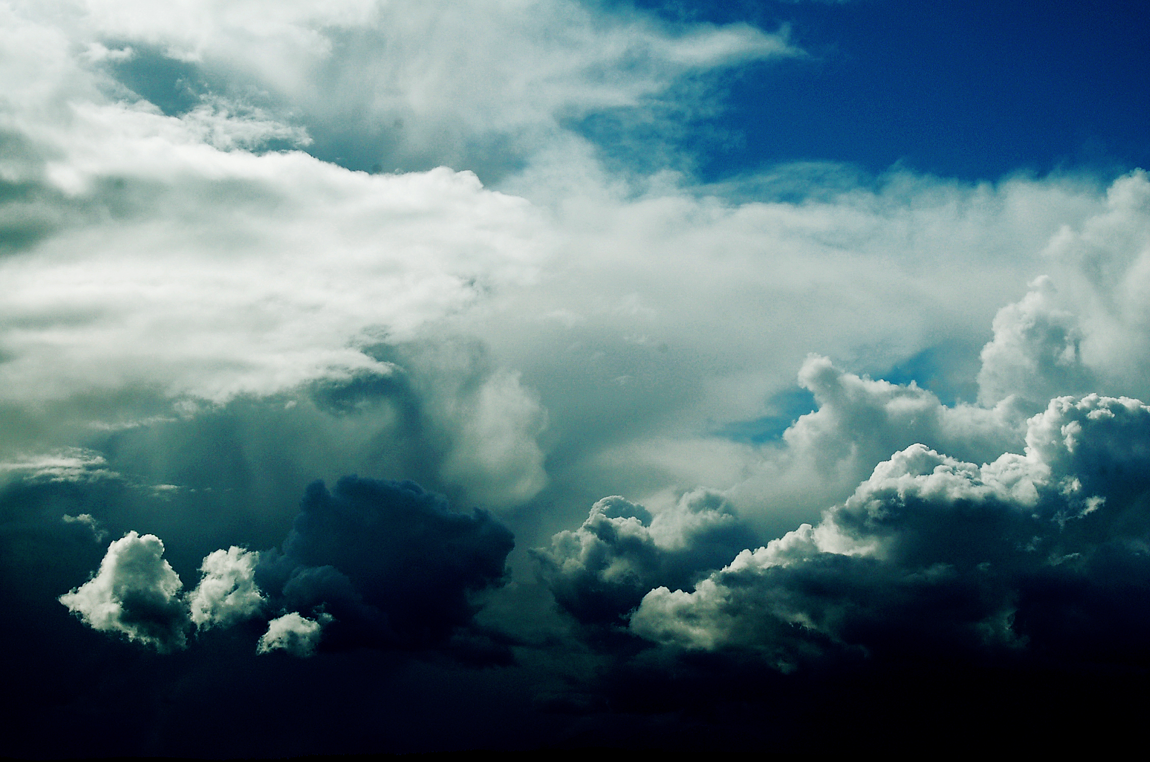 carta da parati nuvole scure,cielo,nube,blu,cumulo,natura