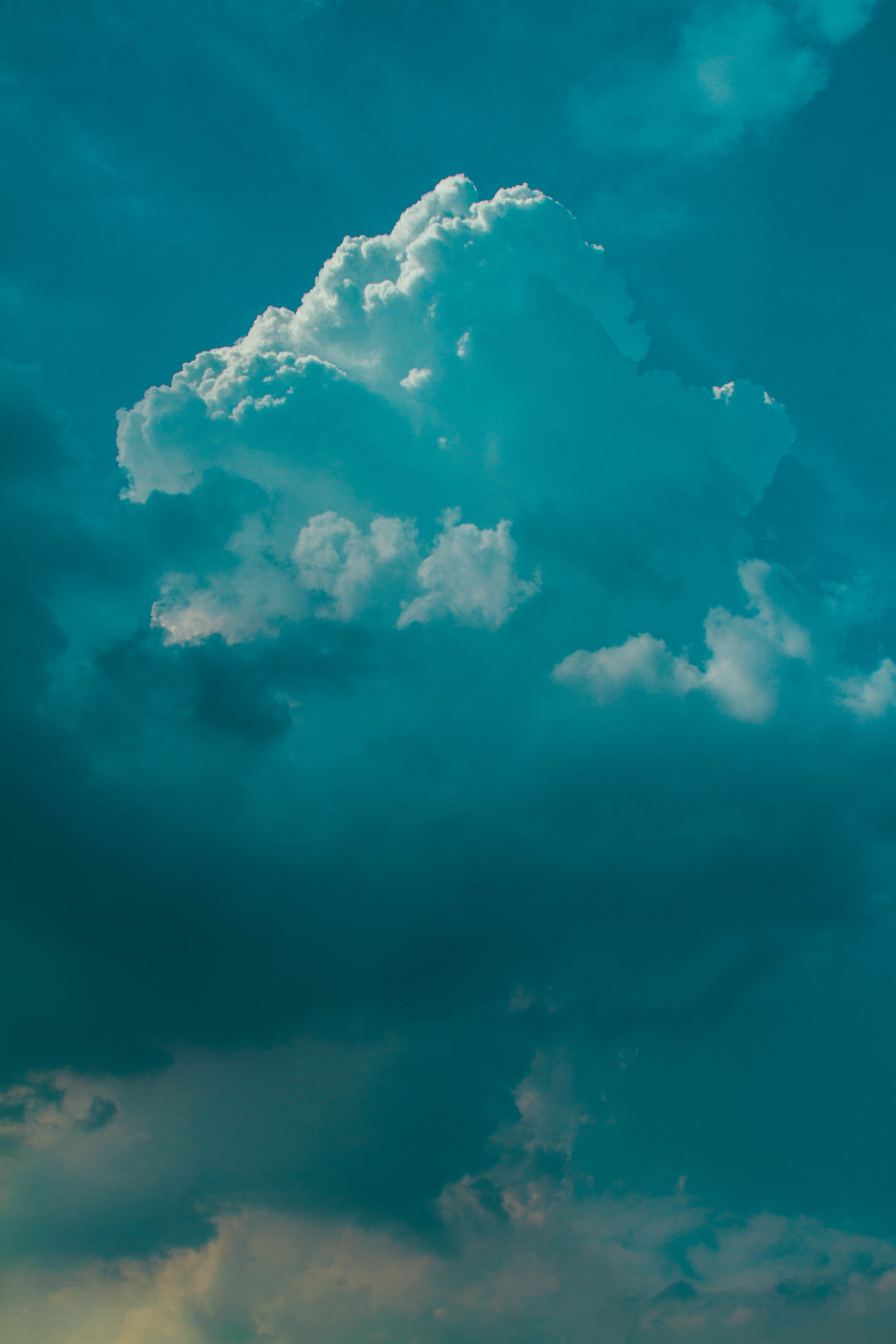 fondo de pantalla de nubes blancas,cielo,nube,azul,tiempo de día,verde