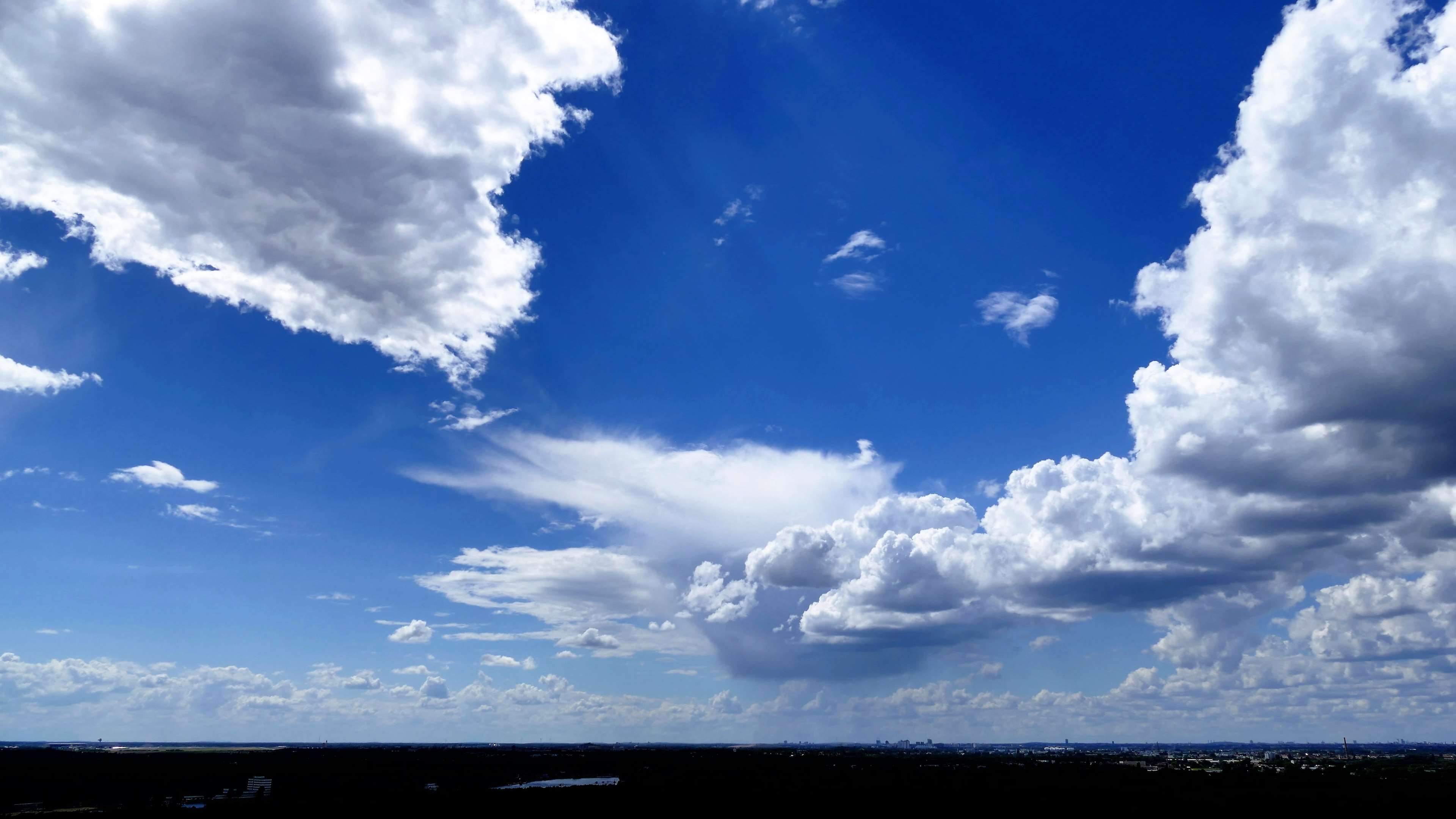 blaue wolkentapete,himmel,wolke,tagsüber,blau,kumulus