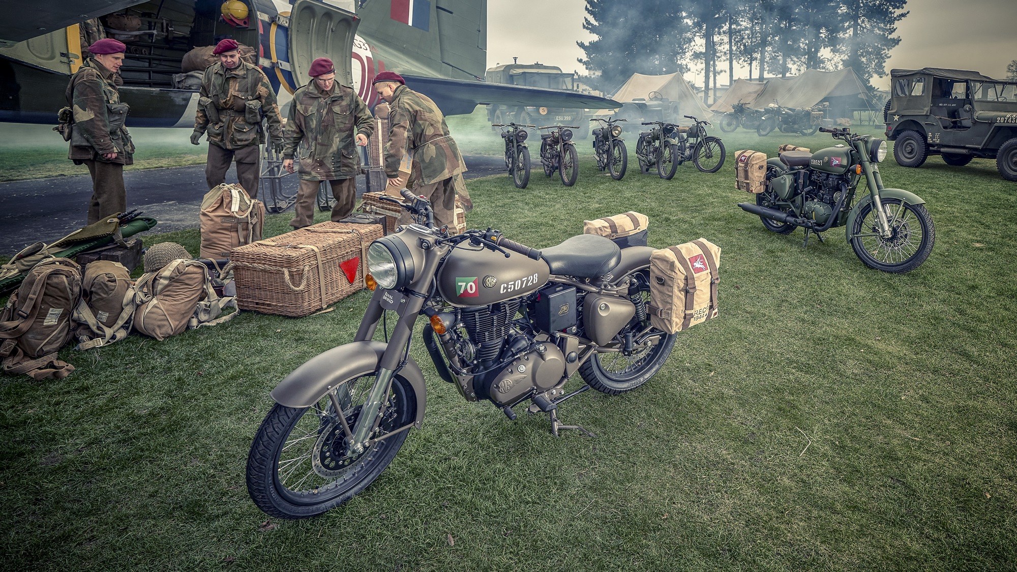 royal enfield classic 500 fondos de pantalla hd,vehículo de motor,motocicleta,vehículo,militar,ejército