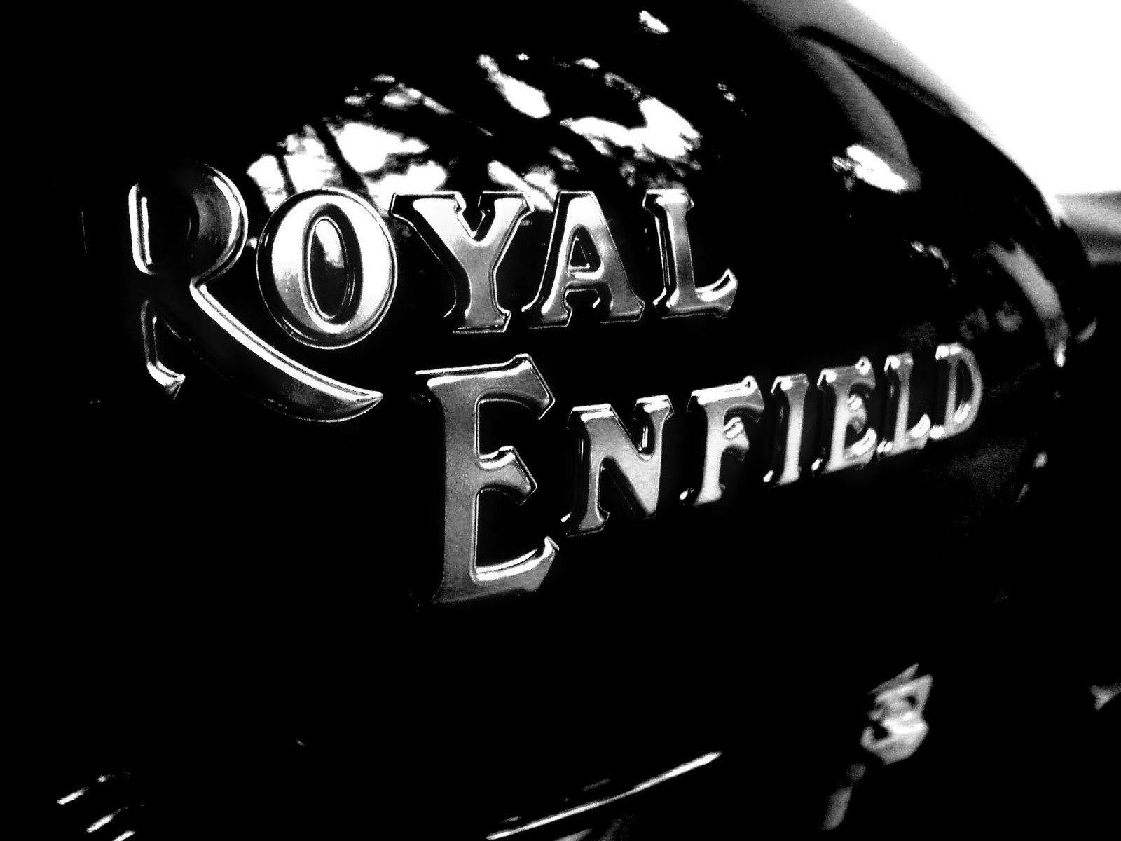 logo royal enfield fonds d'écran hd,noir,police de caractère,casque,texte,casque de moto