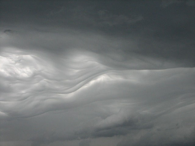灰色の雲の壁紙,空,雲,昼間,白い,雰囲気