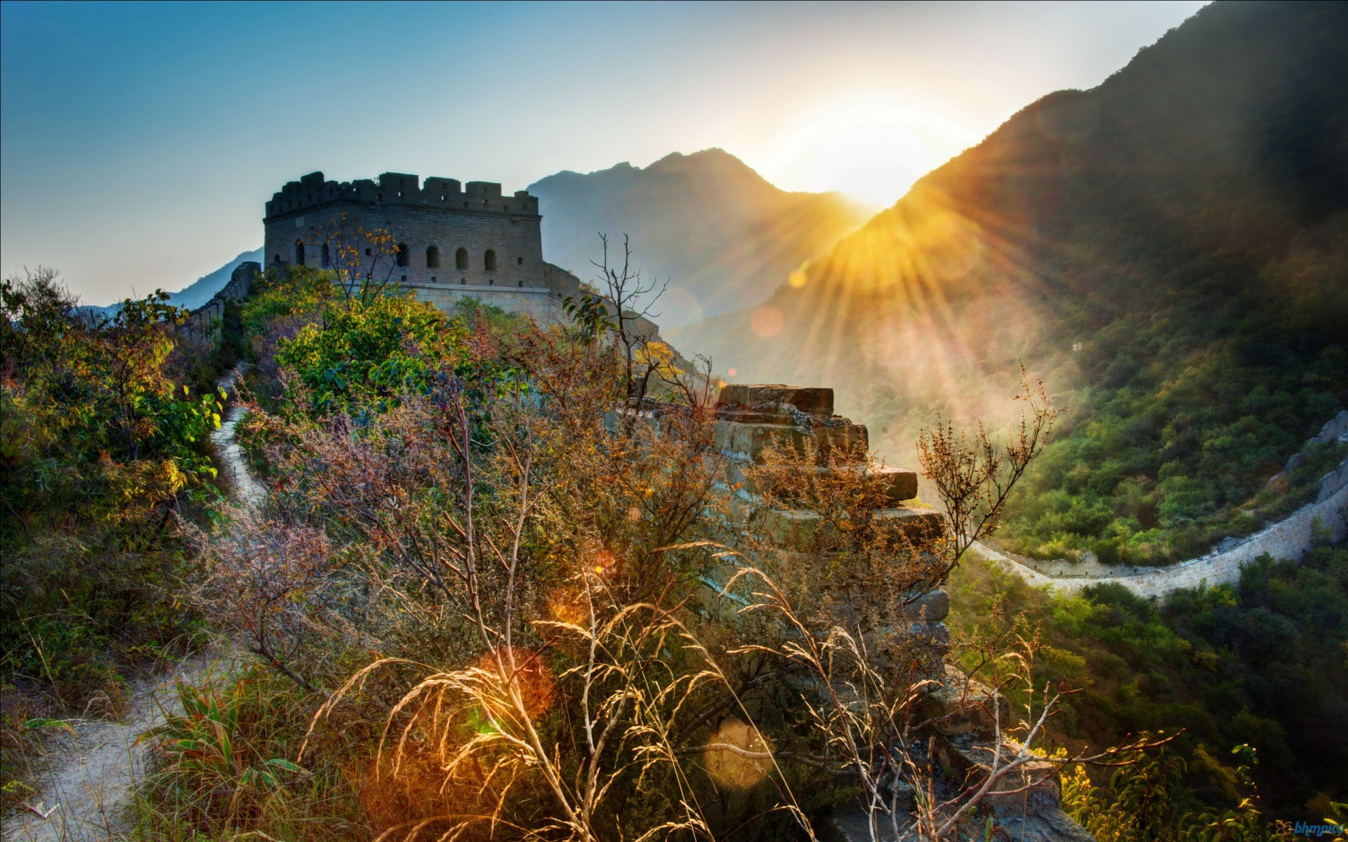 antiguo fondo de pantalla de china,naturaleza,paisaje natural,cielo,castillo,luz del sol