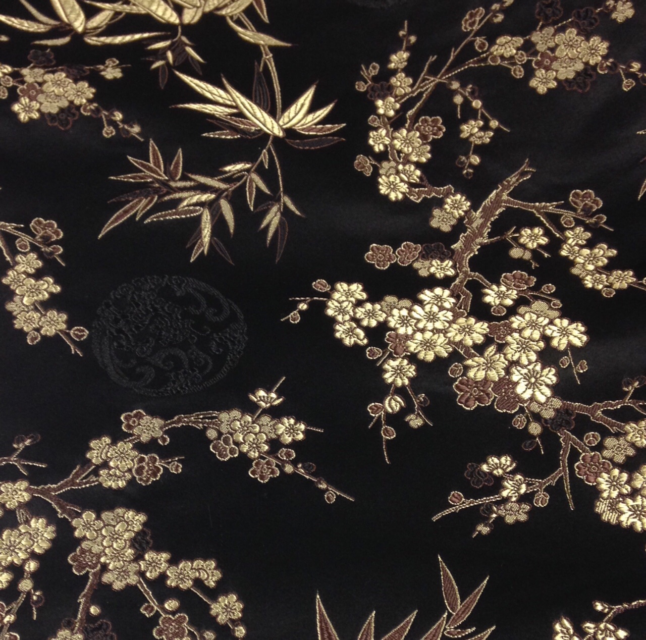 Chinoiserie Fabric Black And Gold WallpaperUse