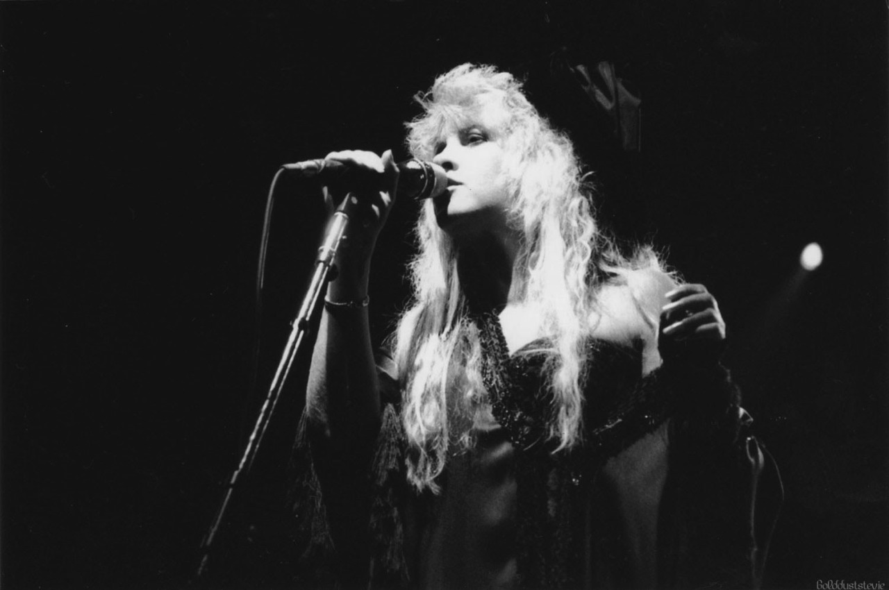 stevie nicks fondo de pantalla,actuación,entretenimiento,negro,en blanco y negro,música