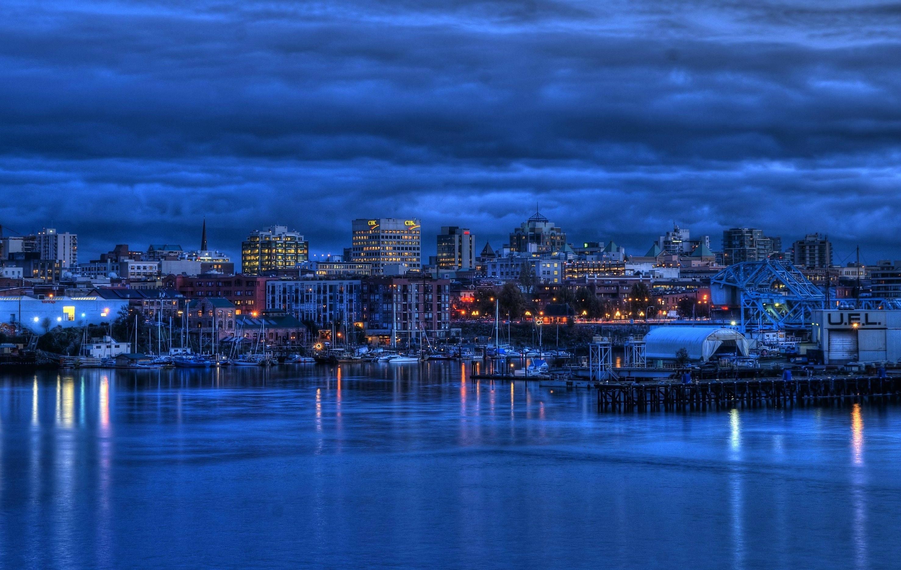 columbia university wallpaper,sky,blue,cityscape,city,reflection