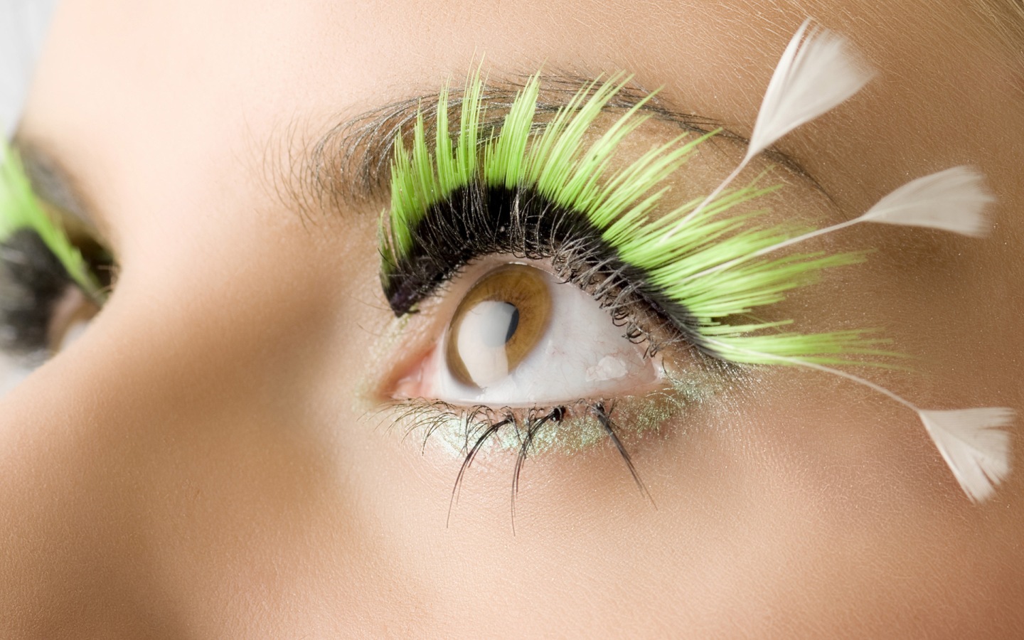 beaux yeux avec des larmes fonds d'écran,cil,sourcil,visage,œil,vert