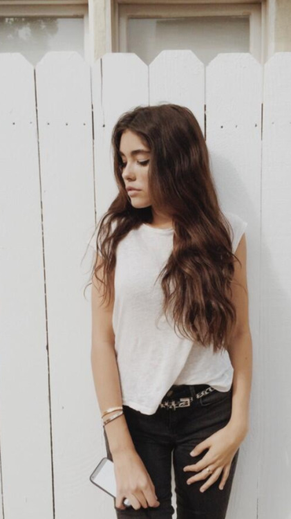 carta da parati madison beer,capelli,capi di abbigliamento,bianca,spalla,acconciatura