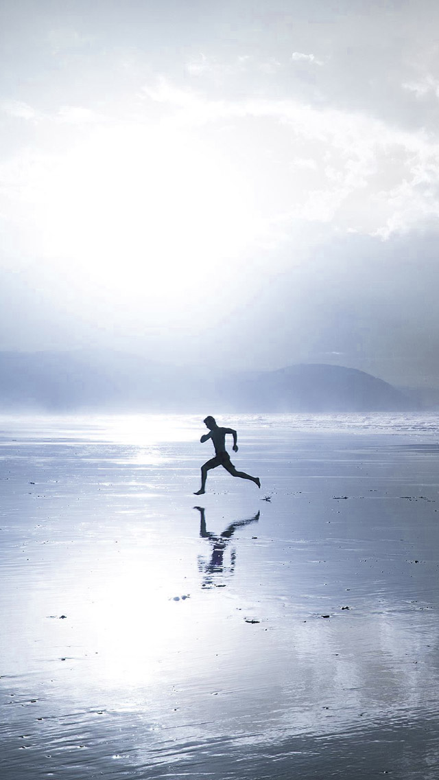 running wallpaper iphone,water,sky,reflection,ocean,wave