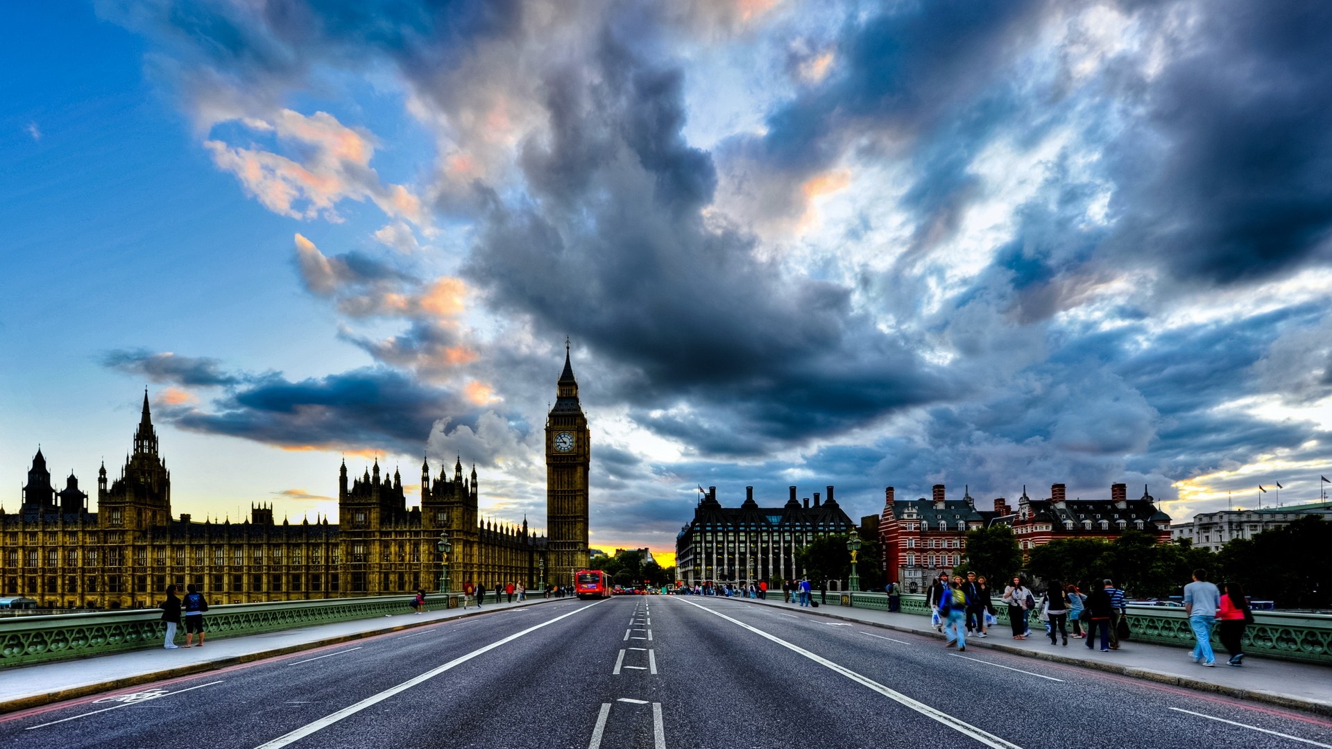 london wallpaper,sky,cloud,landmark,daytime,road