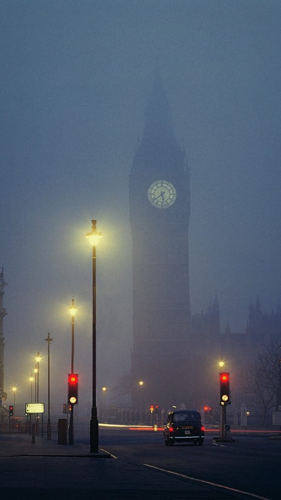 london wallpaper,atmospheric phenomenon,fog,landmark,street light,sky