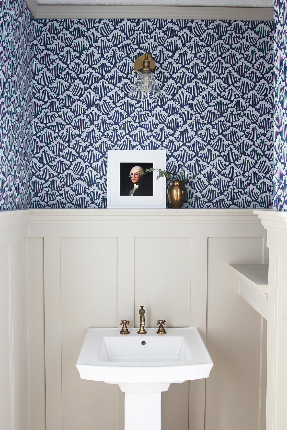 bathroom wallpaper,tile,bathroom,room,wall,property