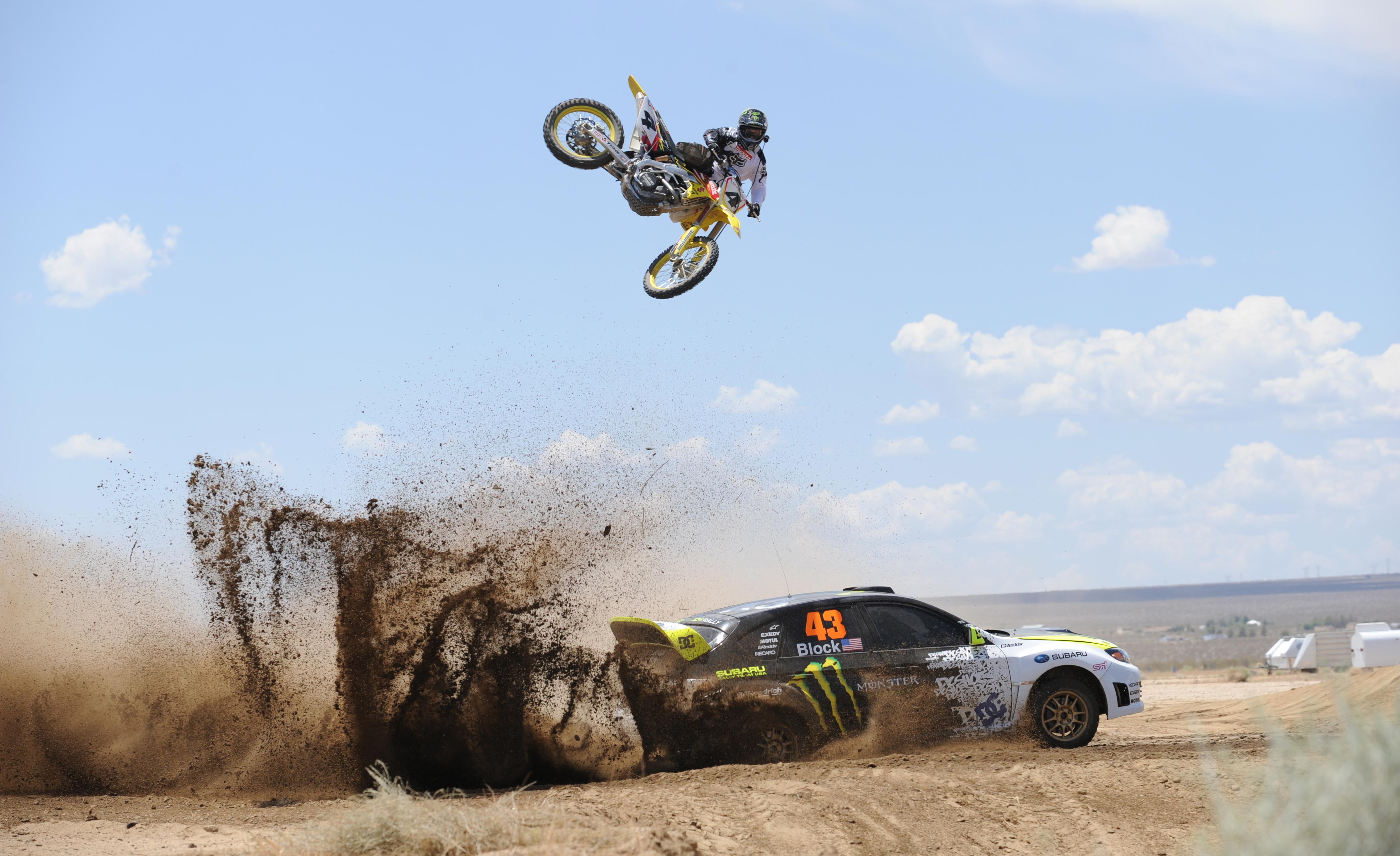 bike wallpaper,land vehicle,vehicle,freestyle motocross,stunt performer,extreme sport