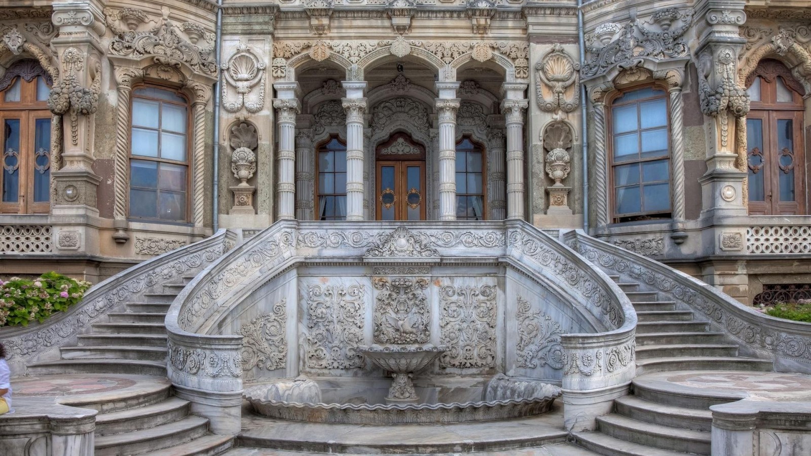 palace wallpaper hd,classical architecture,architecture,building,facade,stone carving