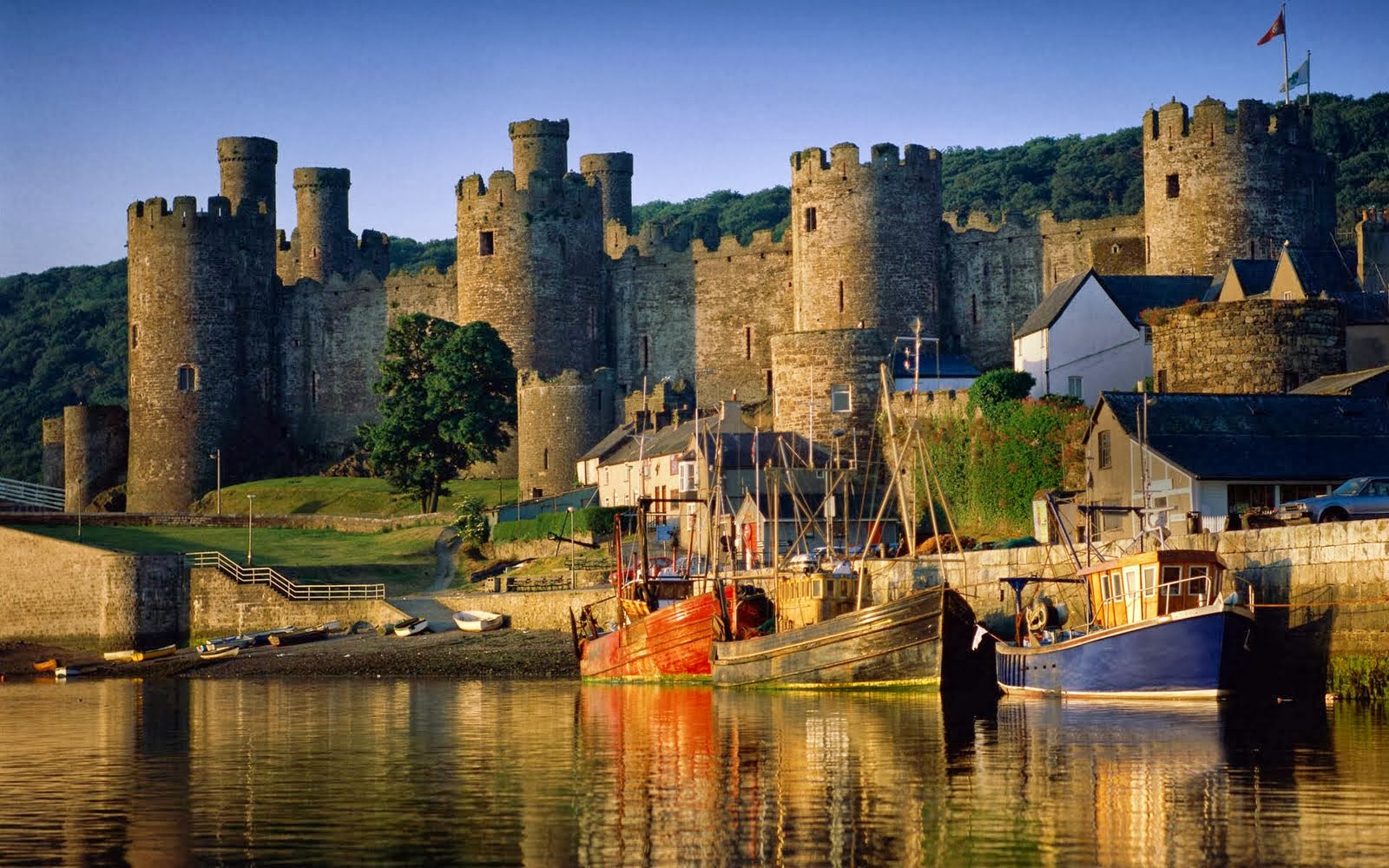 castle wallpaper hd,waterway,castle,moat,water castle,fortification