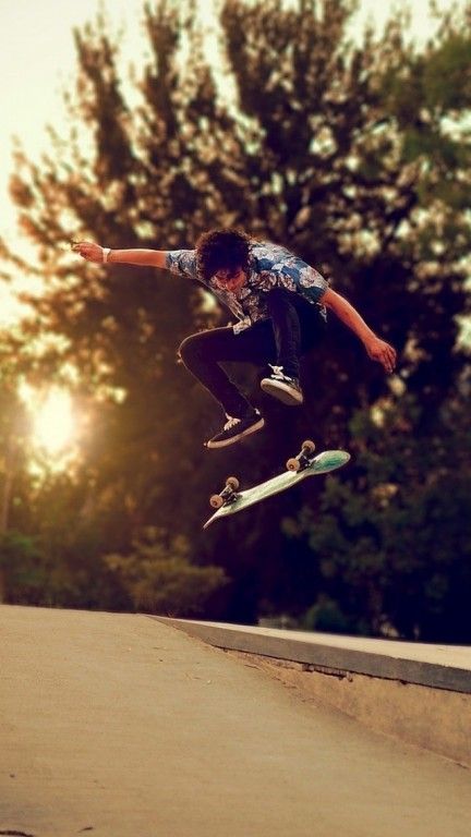 skate wallpaper iphone,skateboarding,skateboarder,skateboard,kickflip,boardsport