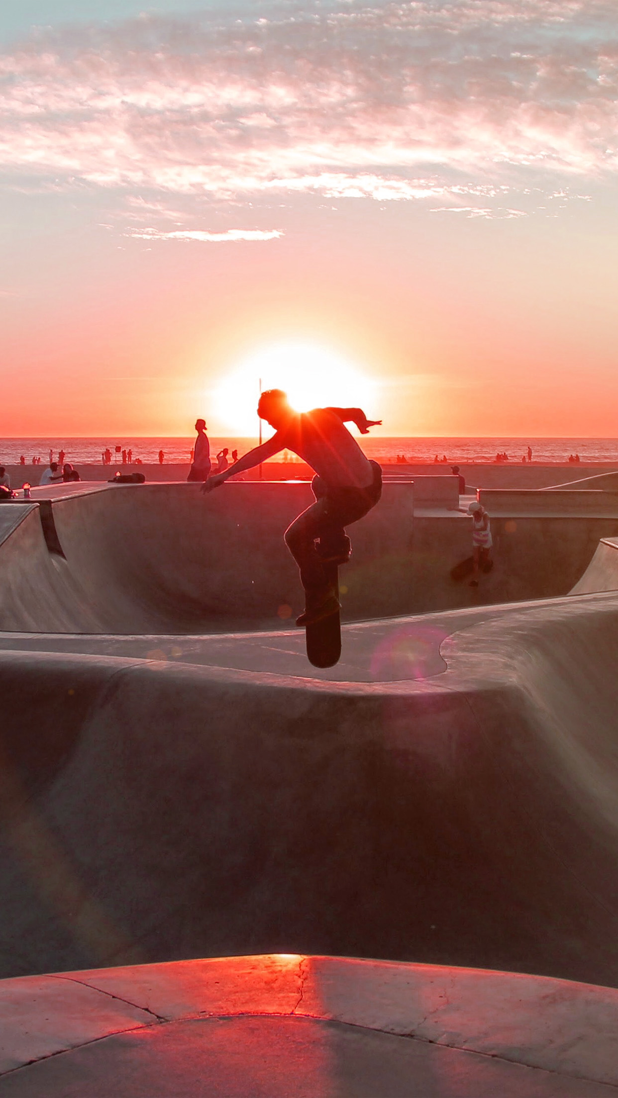 skateboard wallpaper iphone,rot,himmel,skateboard,extremsport,skateboarding