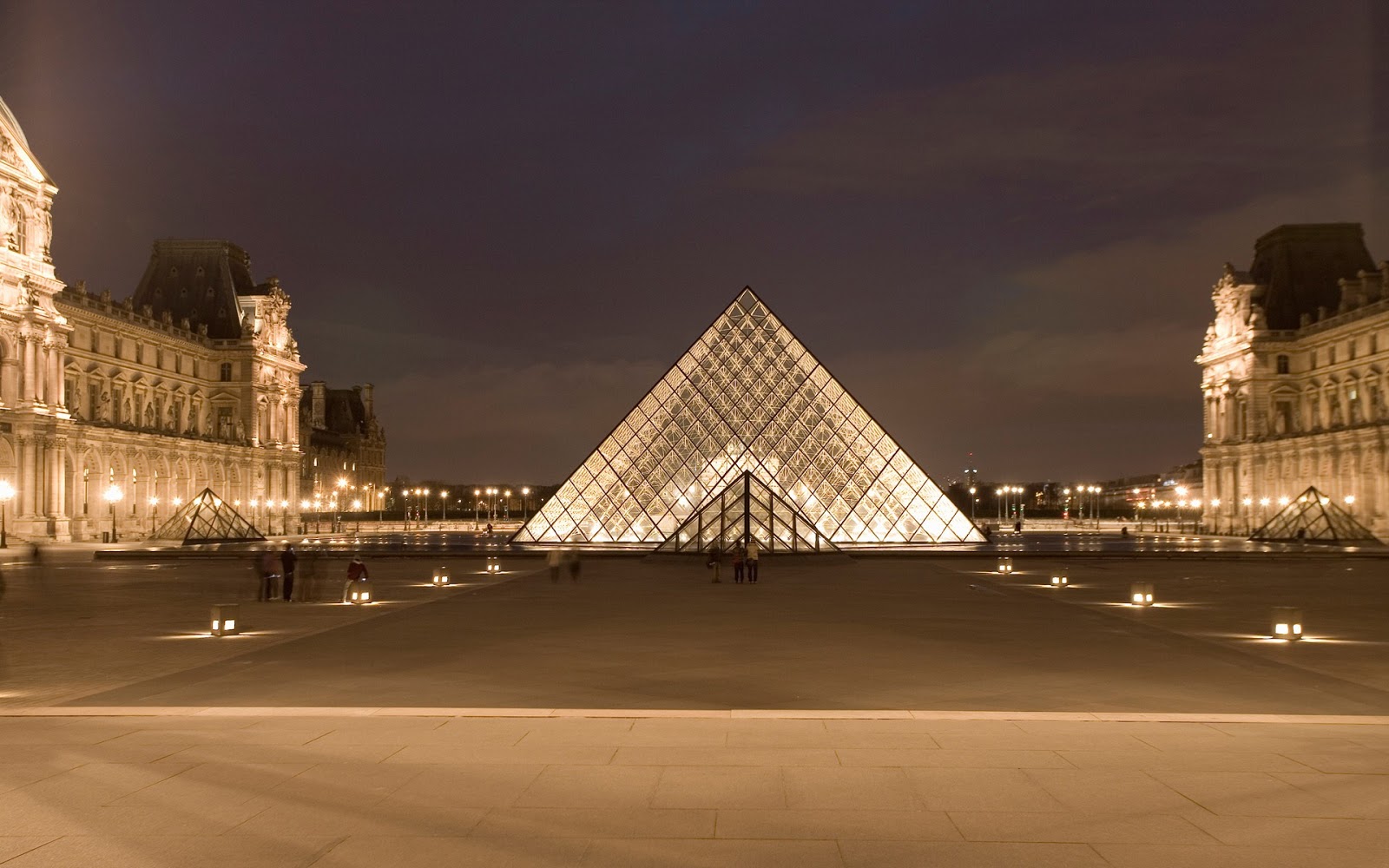 fond d'écran du musée,pyramide,monument,architecture,ciel,nuit