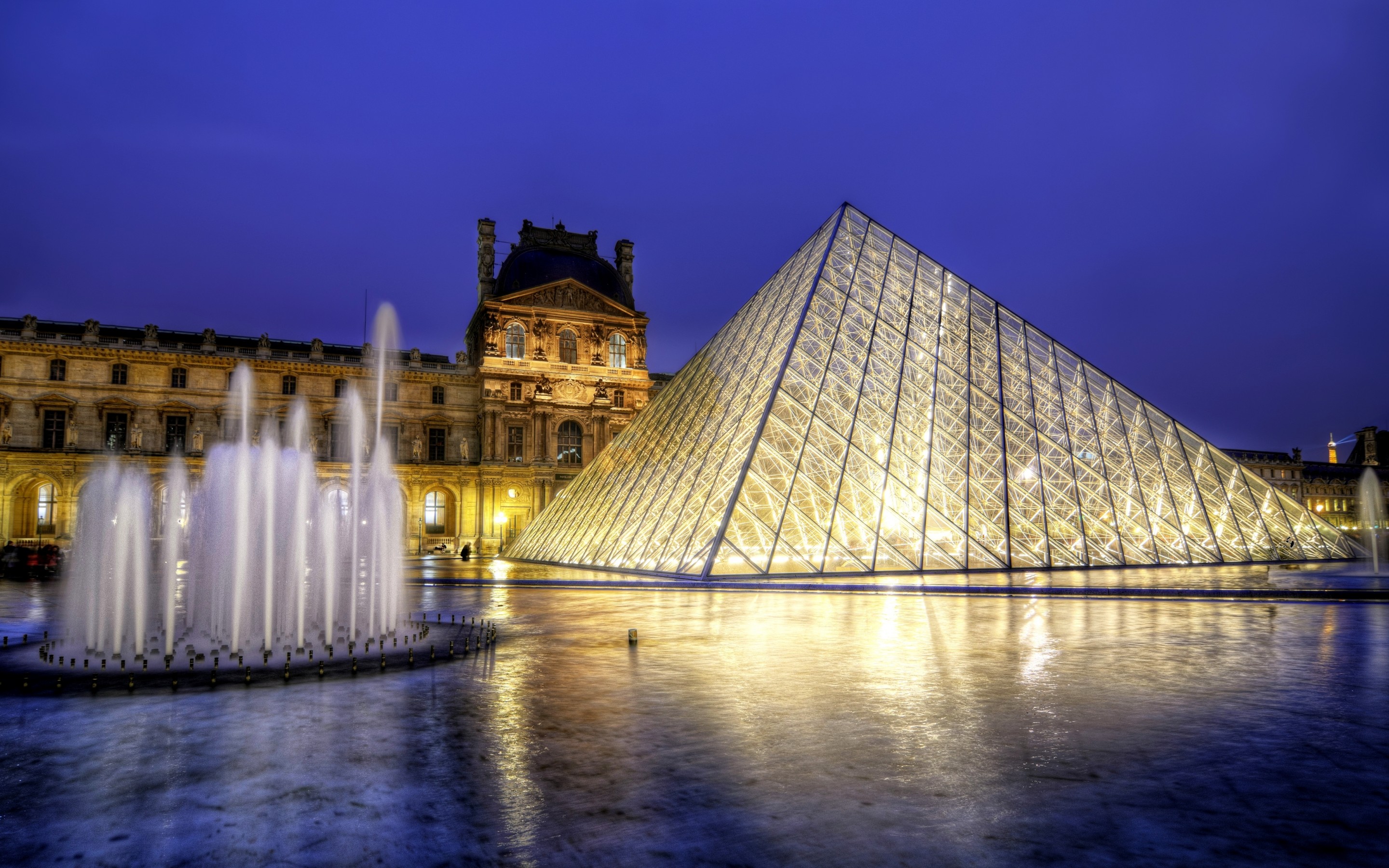 fond d'écran du musée,architecture,pyramide,réflexion,éclairage,nuit