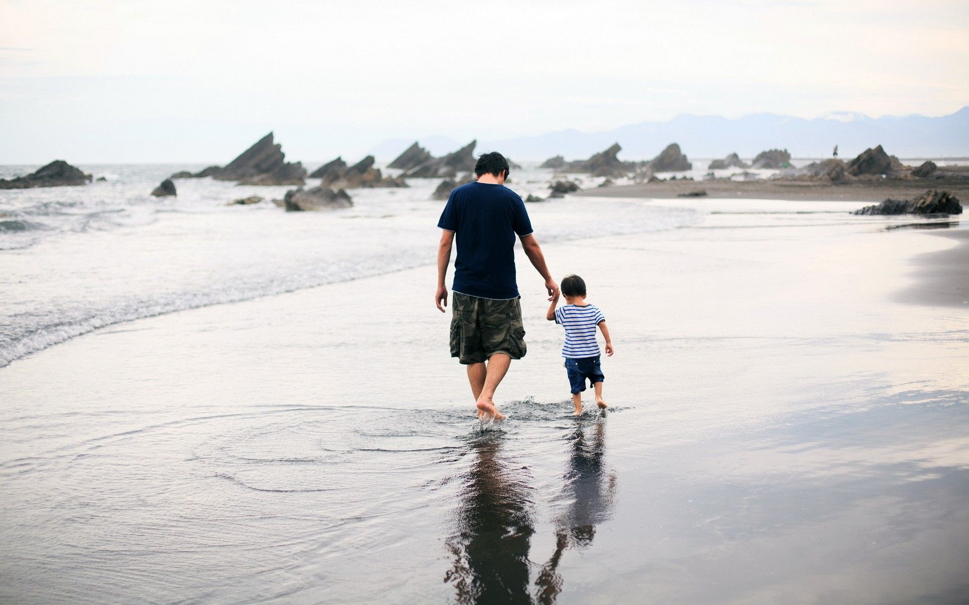carta da parati padre e figlio,fotografia,spiaggia,acqua,vacanza,oceano