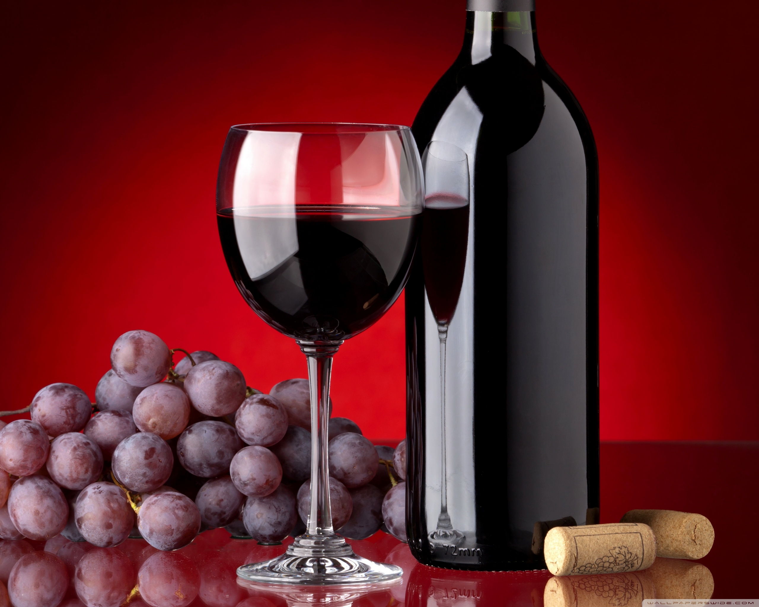 ドリンクボトルの壁紙,ワイングラス,ボトル,脚付きグラス,ワインボトル,赤ワイン
