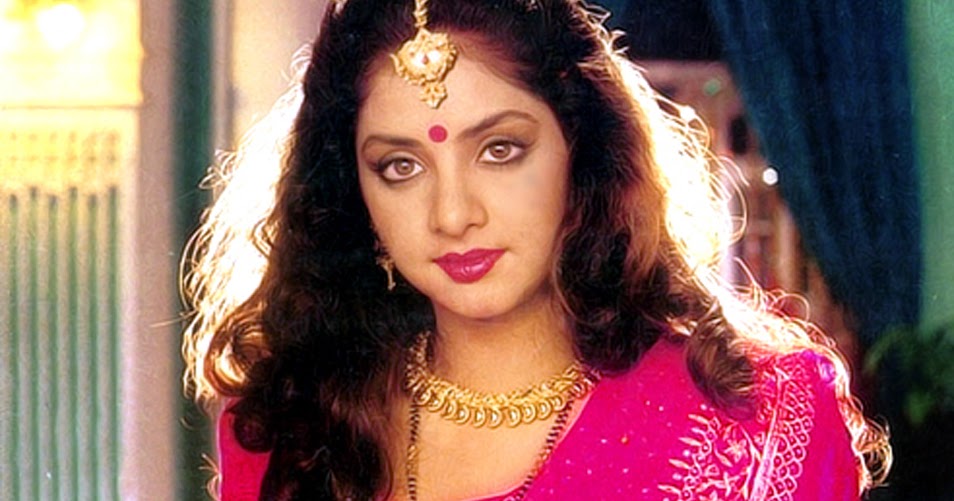 divya bharti fond d'écran photo,cheveux,lèvre,sourcil,beauté,coiffure