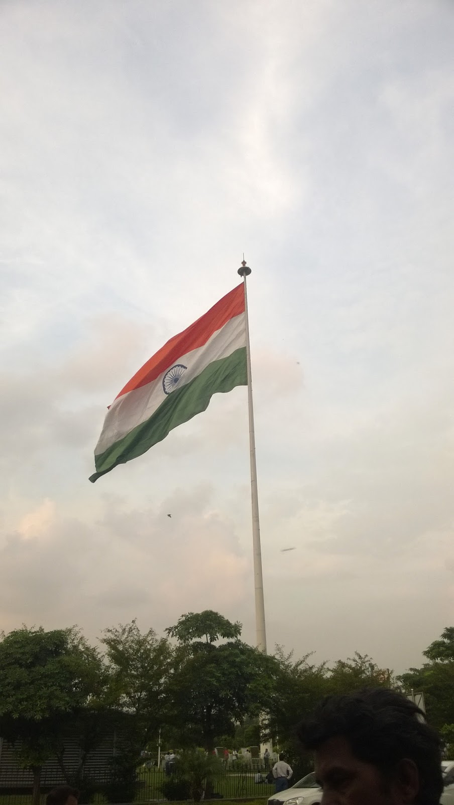 tiranga jhanda hd wallpaper,flagge,himmel,kumulus,wolke,wind