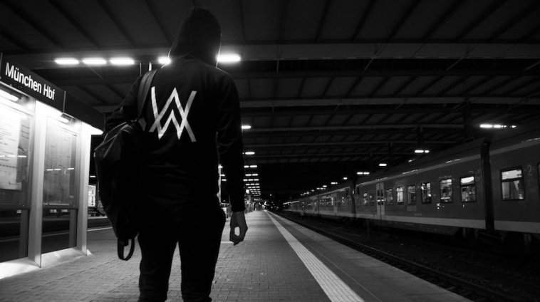 alan walker verblasste tapete,schwarz,weiß,stehen,schwarz und weiß,einfarbig