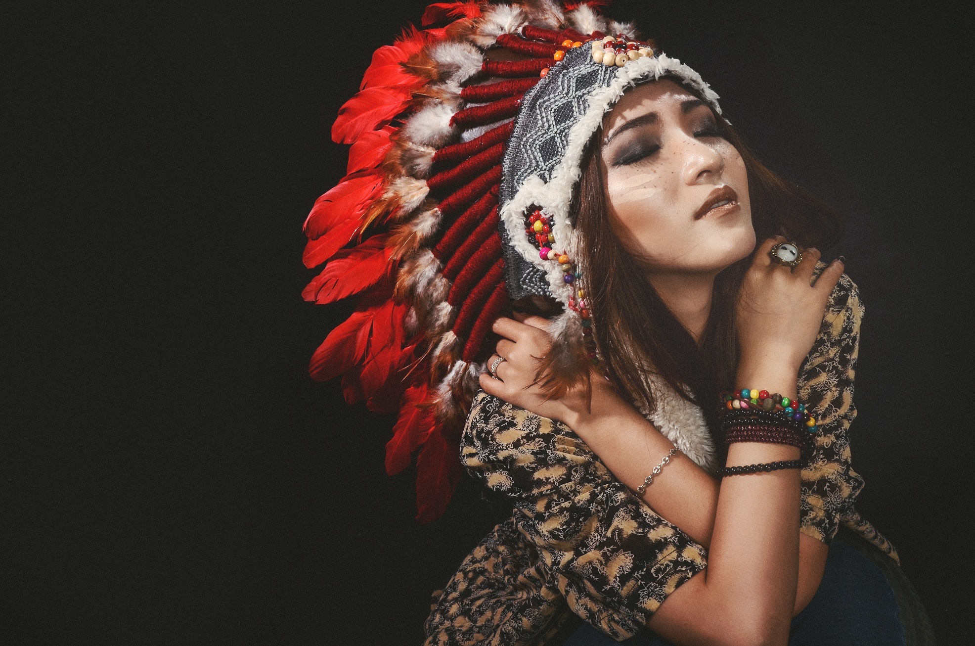 red indian wallpaper,headpiece,beauty,hair accessory,headgear,fashion accessory