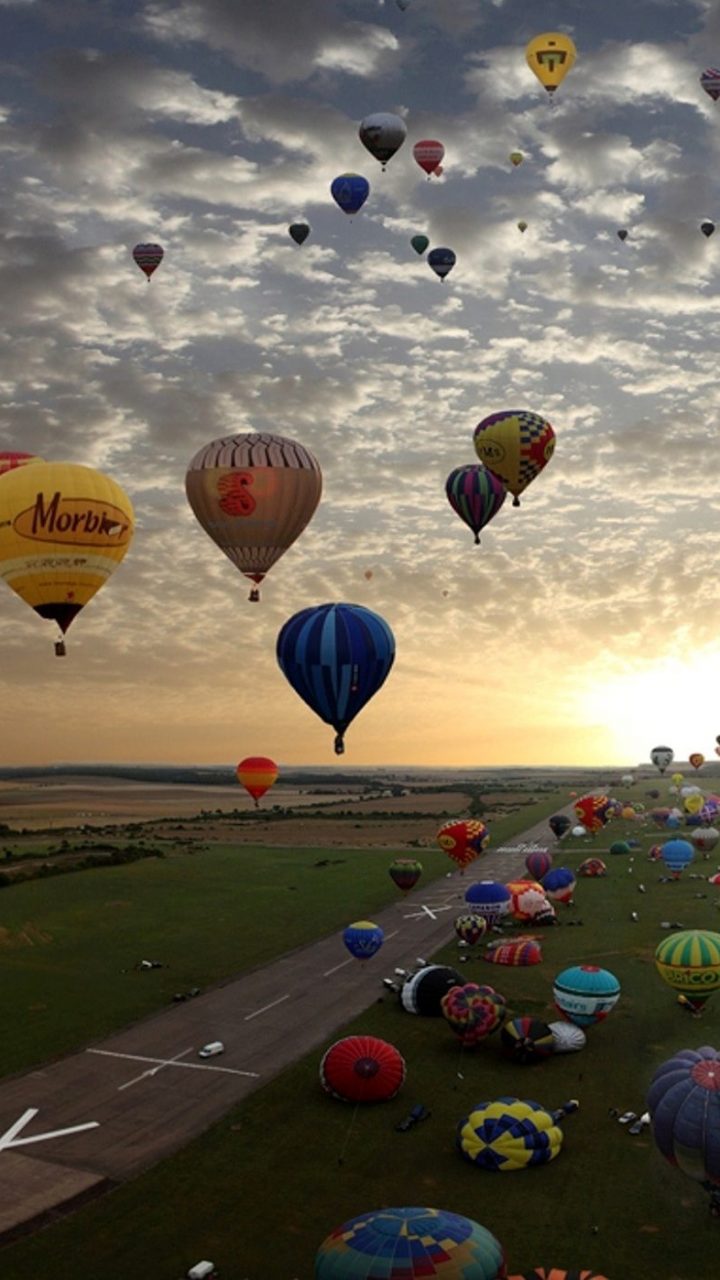 hot iphone wallpaper,hot air ballooning,hot air balloon,sky,balloon,air sports