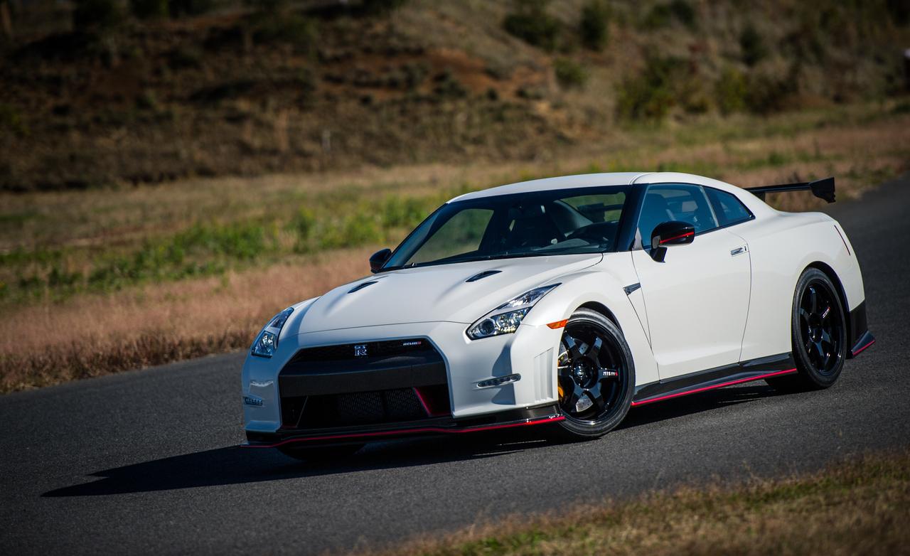 fond d'écran gtr nismo,véhicule terrestre,véhicule,voiture,voiture de sport,voiture de performance