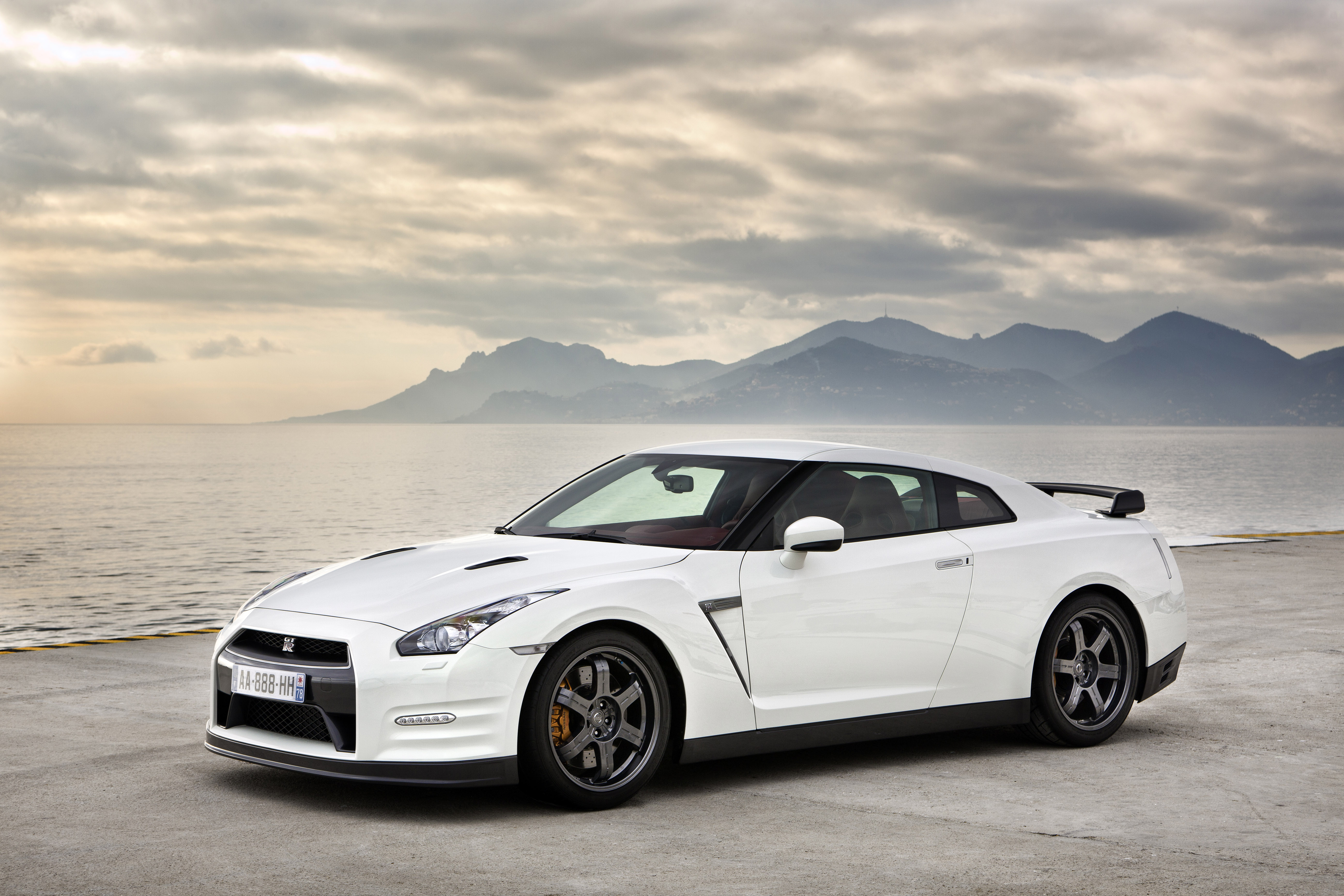 gtr r35 wallpaper,land vehicle,vehicle,car,performance car,automotive design