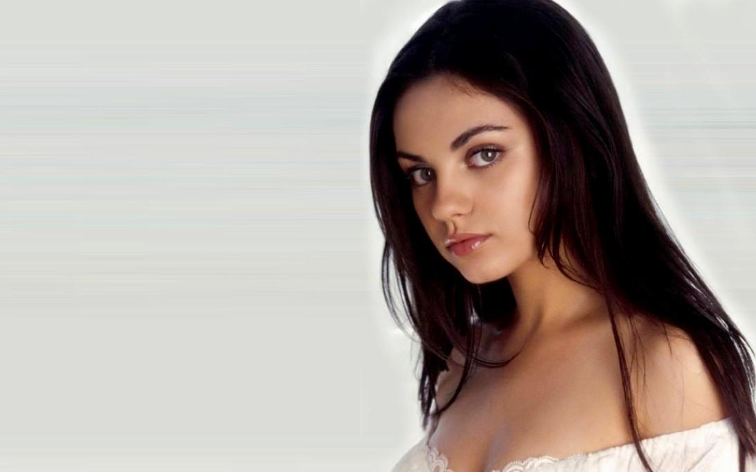 carta da parati mila kunis,capelli,viso,capelli neri,acconciatura,bellezza