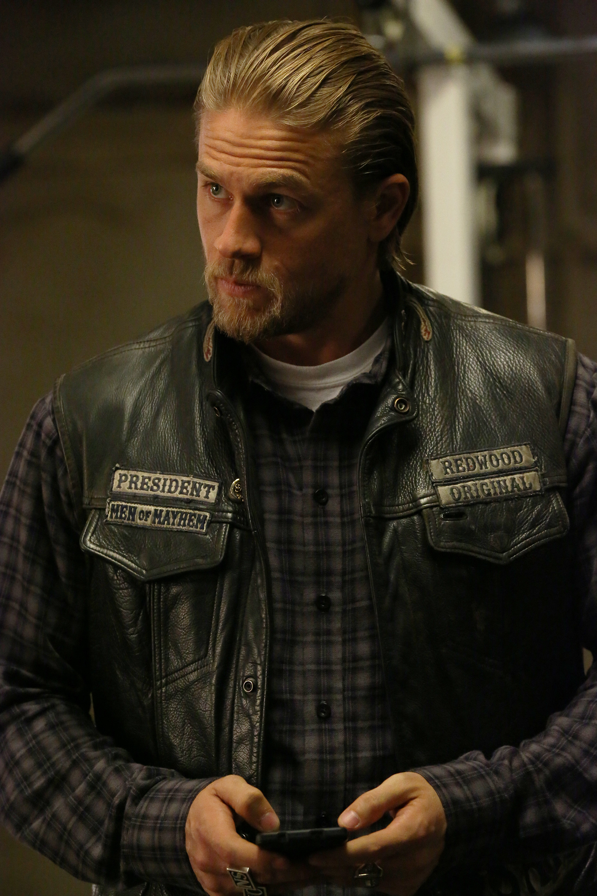 charlie hunnam wallpaper,jacket,leather jacket,leather,textile,facial hair