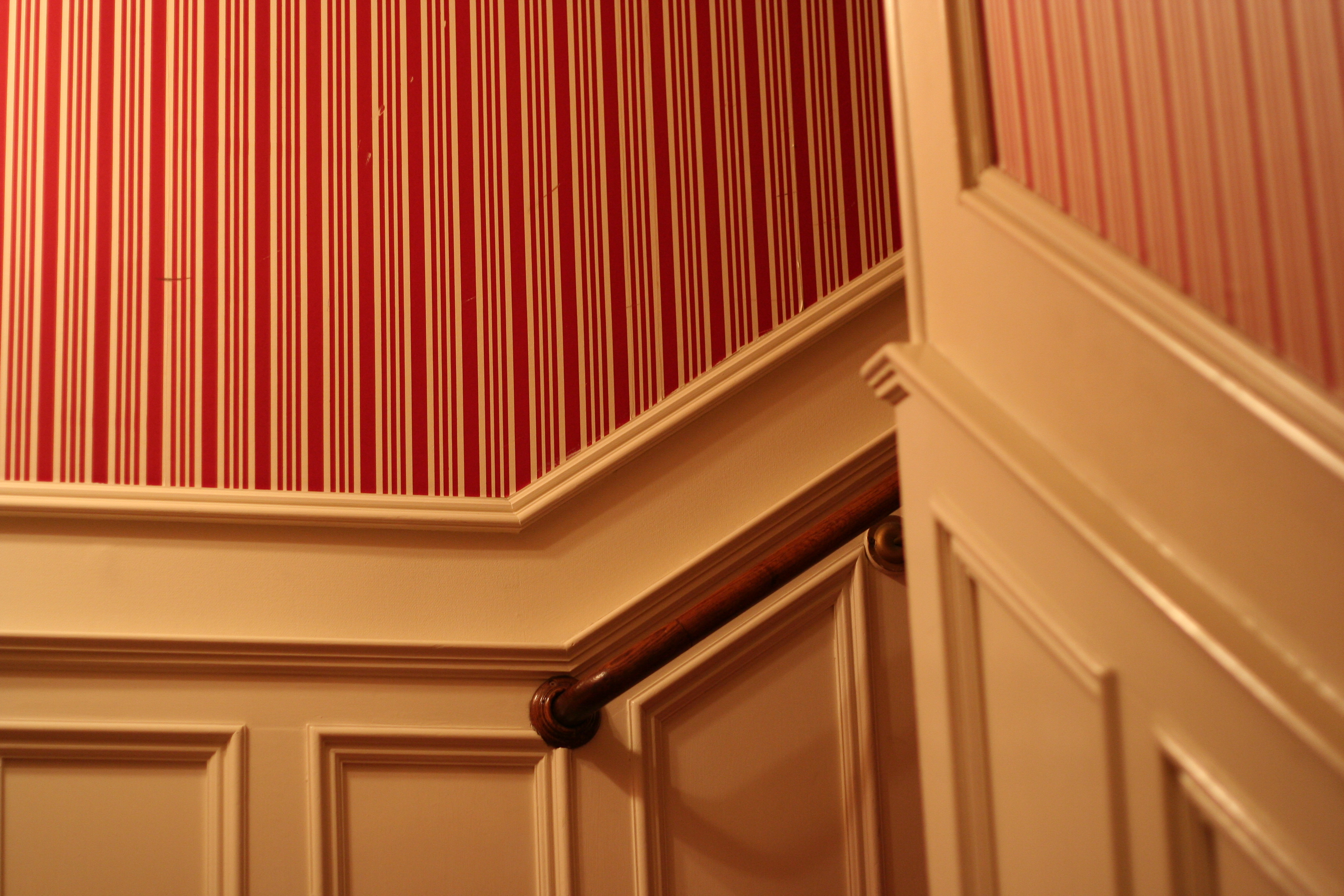 壁のための派手な壁紙,赤,天井,ライン,壁,木材
