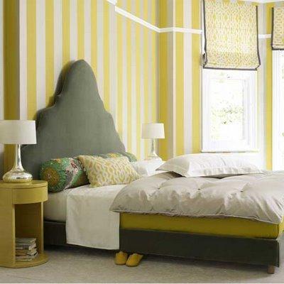灰色と黄色の寝室の壁紙,家具,ベッド,寝室,ルーム,インテリア・デザイン