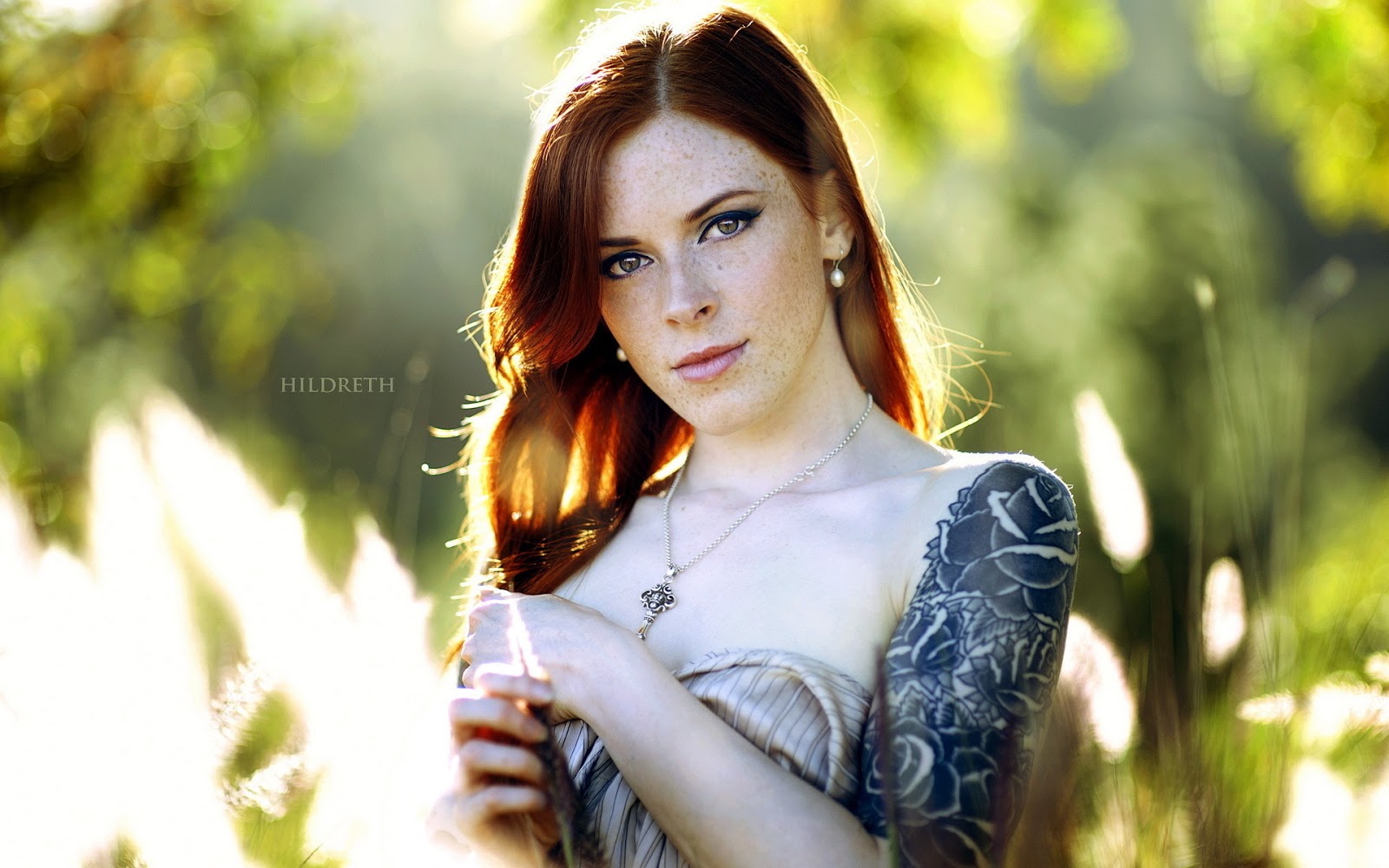 tattooed women wallpaper,hair,people in nature,beauty,skin,hairstyle