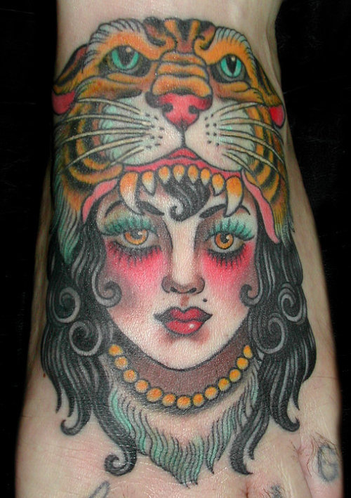 papel pintado tradicional del tatuaje,tatuaje,cara,cabeza,frente,hombro