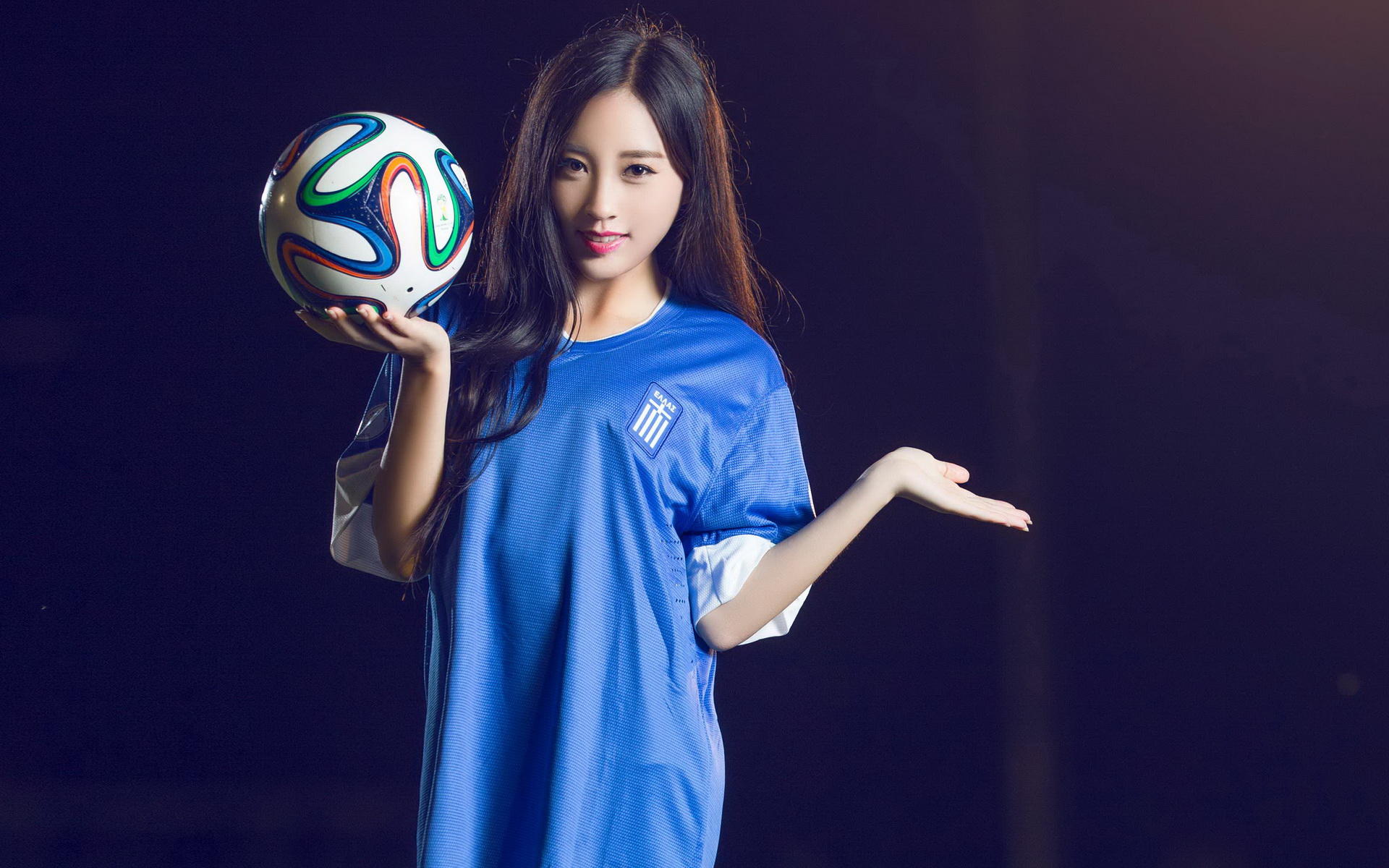 football girl wallpaper,ball,football,freestyle football,soccer ball,t shirt