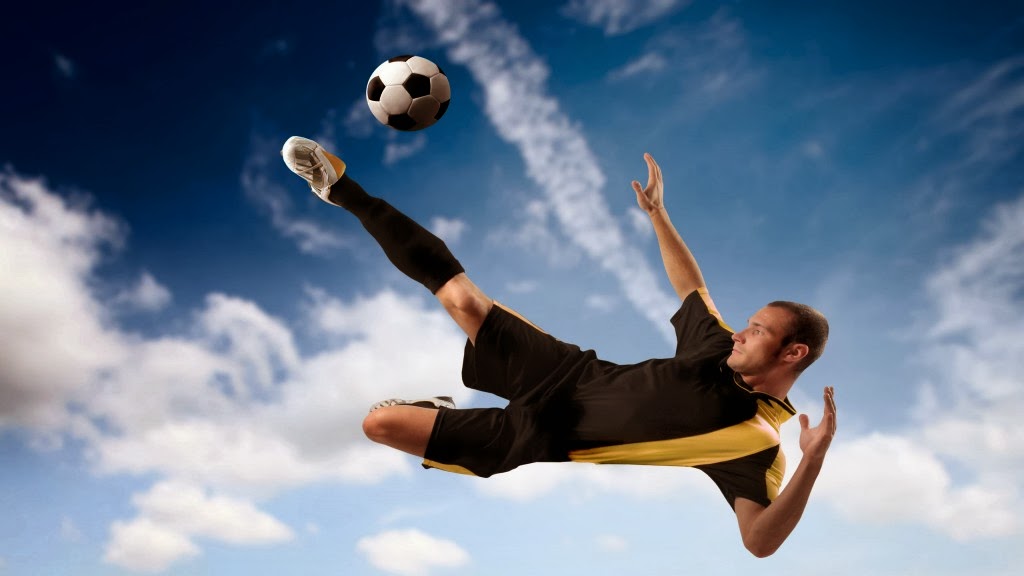 football hd wallpapers 1080p,sports,freestyle football,volleyball,sky,football player