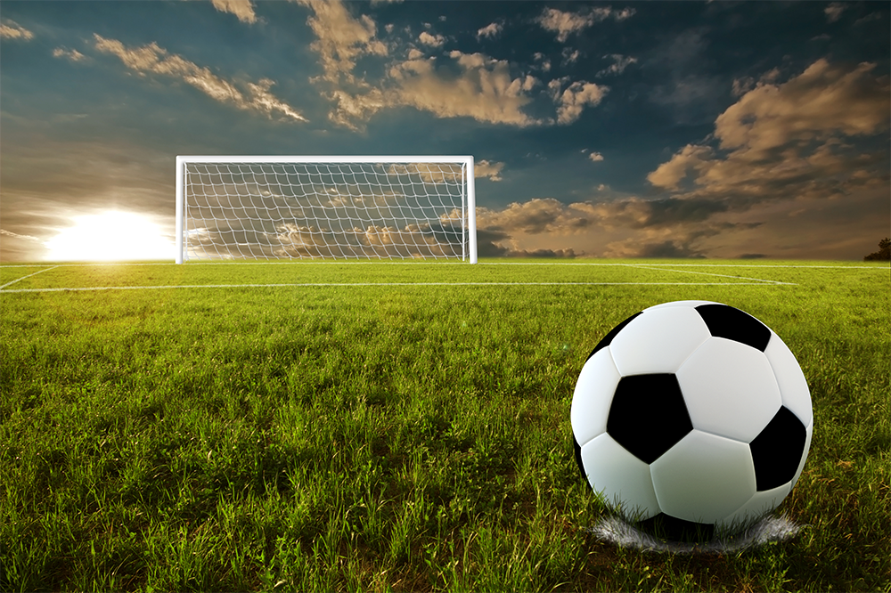 fond d'écran de terrain de football,ballon de football,football,football,herbe,stade spécifique au football
