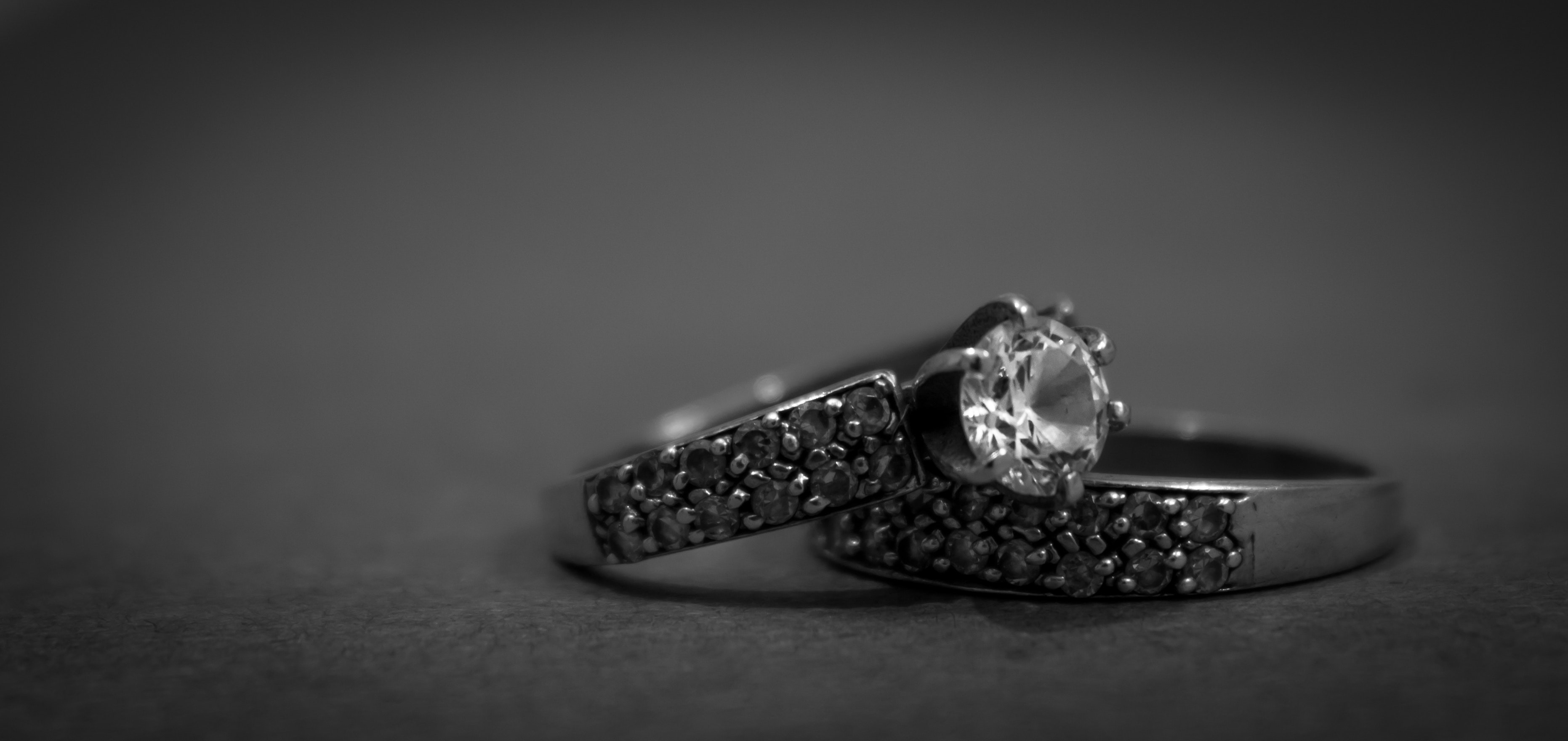 약혼 반지 벽지,반지,정물 사진,사진,검정,다이아몬드