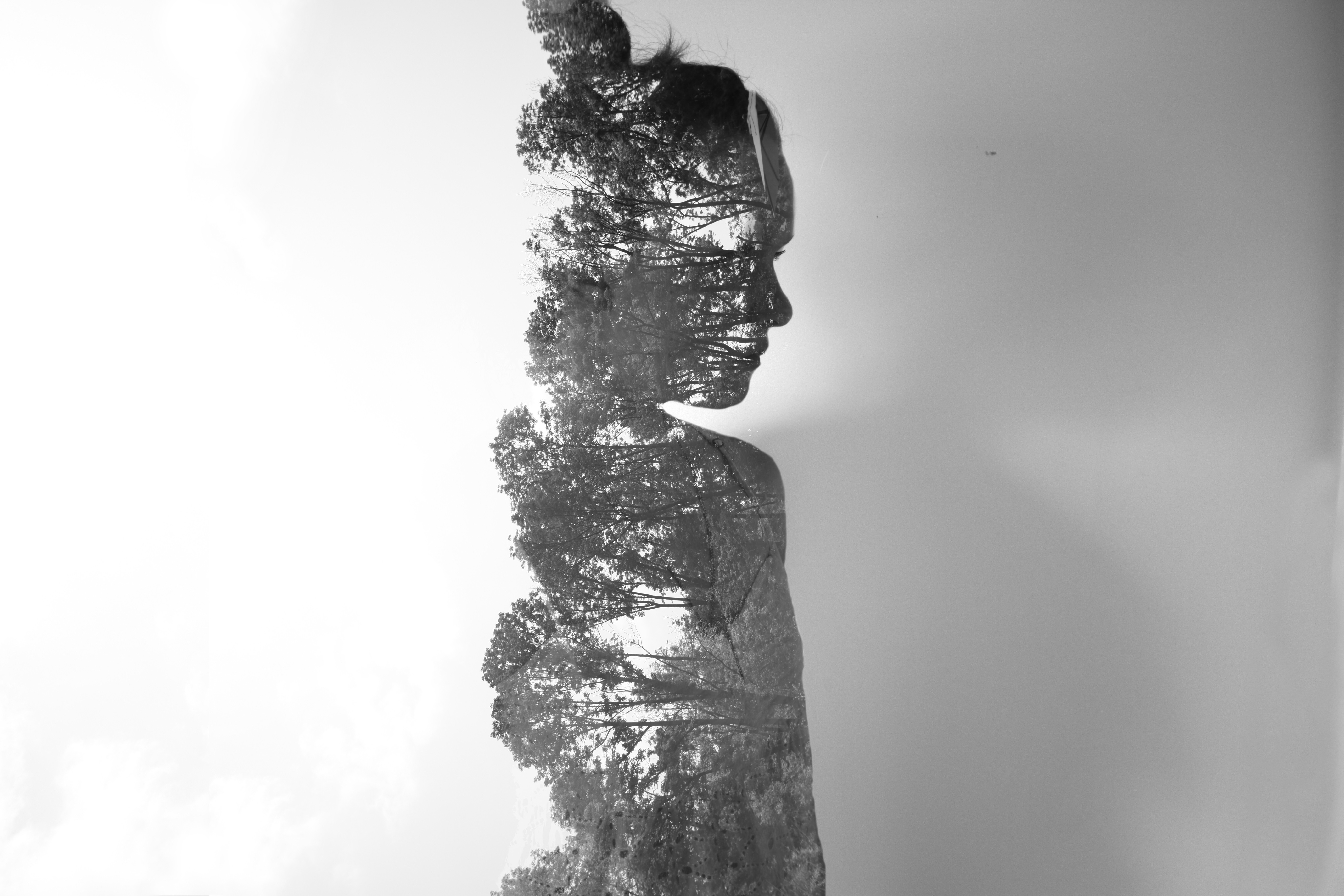 double exposure wallpaper,white,black and white,monochrome photography,sculpture,water