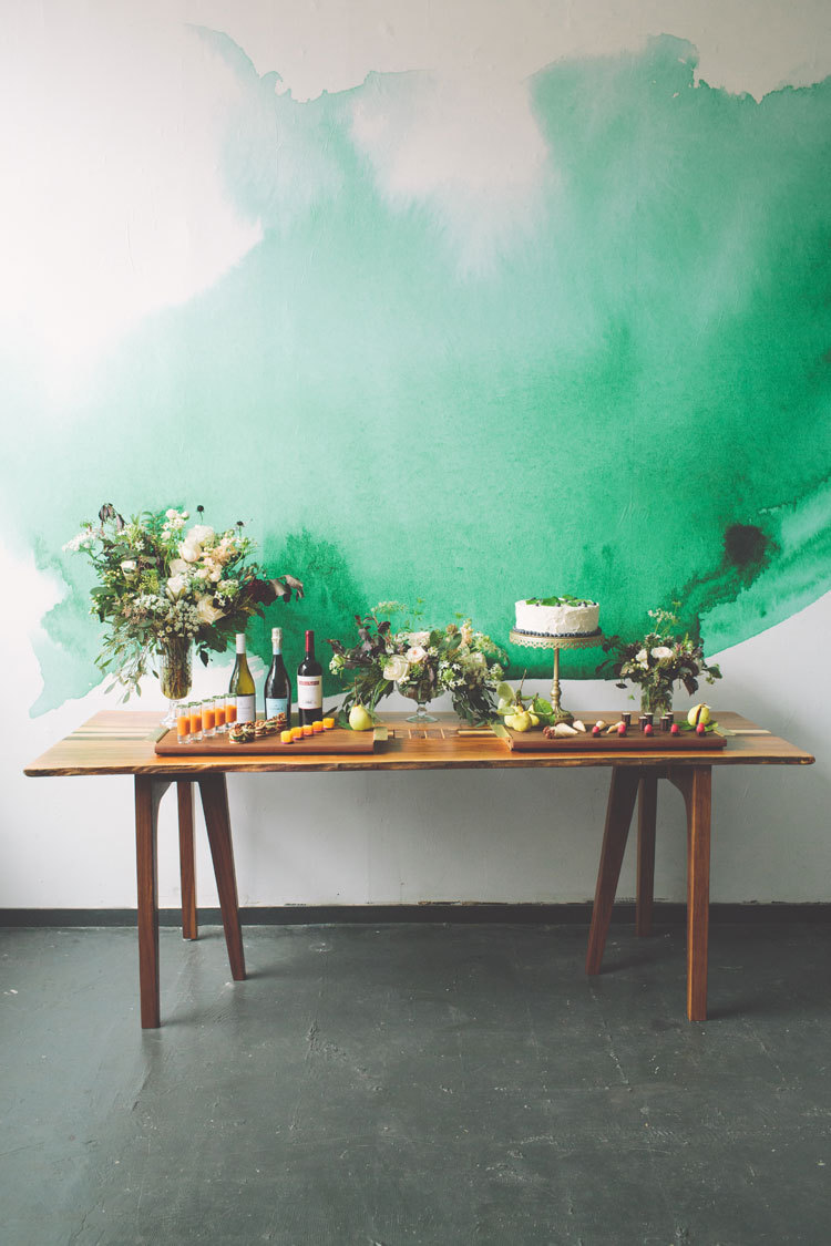 壁の水彩画の壁紙,緑,テーブル,家具,ルーム,机
